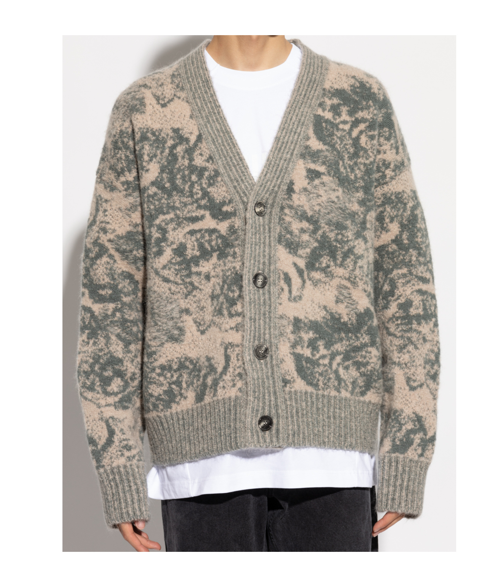 Ami Alexandre Mattiussi Ami Paris Jacquard V-neck Buttoned Cardigan In Nude