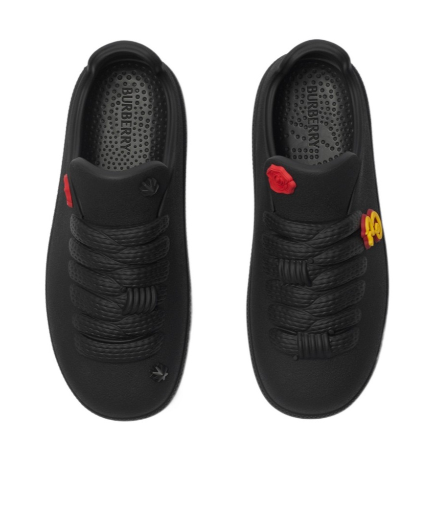 Burberry Floral Appliqué Sneakers In Black
