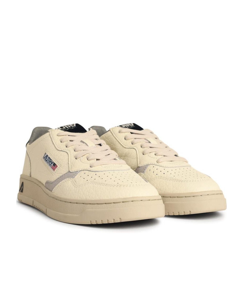 Autry Lace-up Low-cut Casual Shoes In Nude