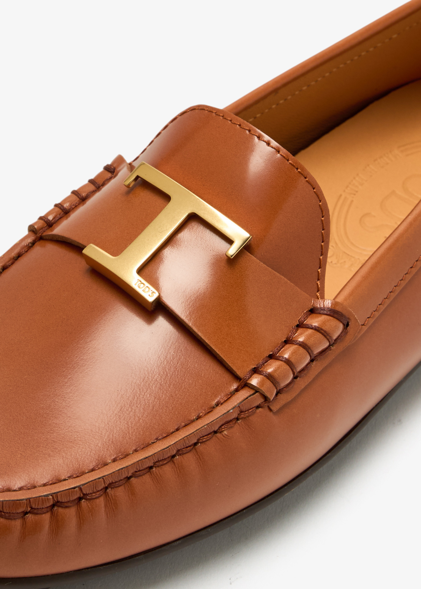 Tod's Round Toe Loafers In Brown