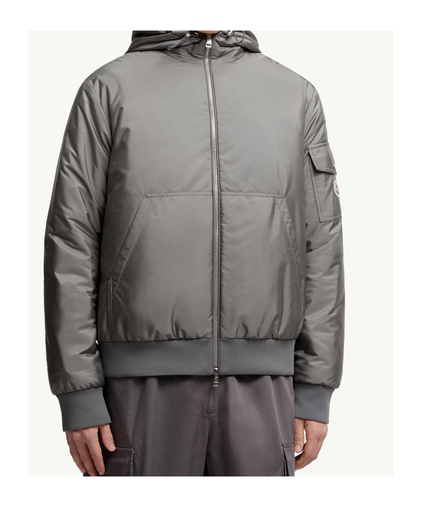 Moncler Poiliot Hooded Short Down Jacket In Gray