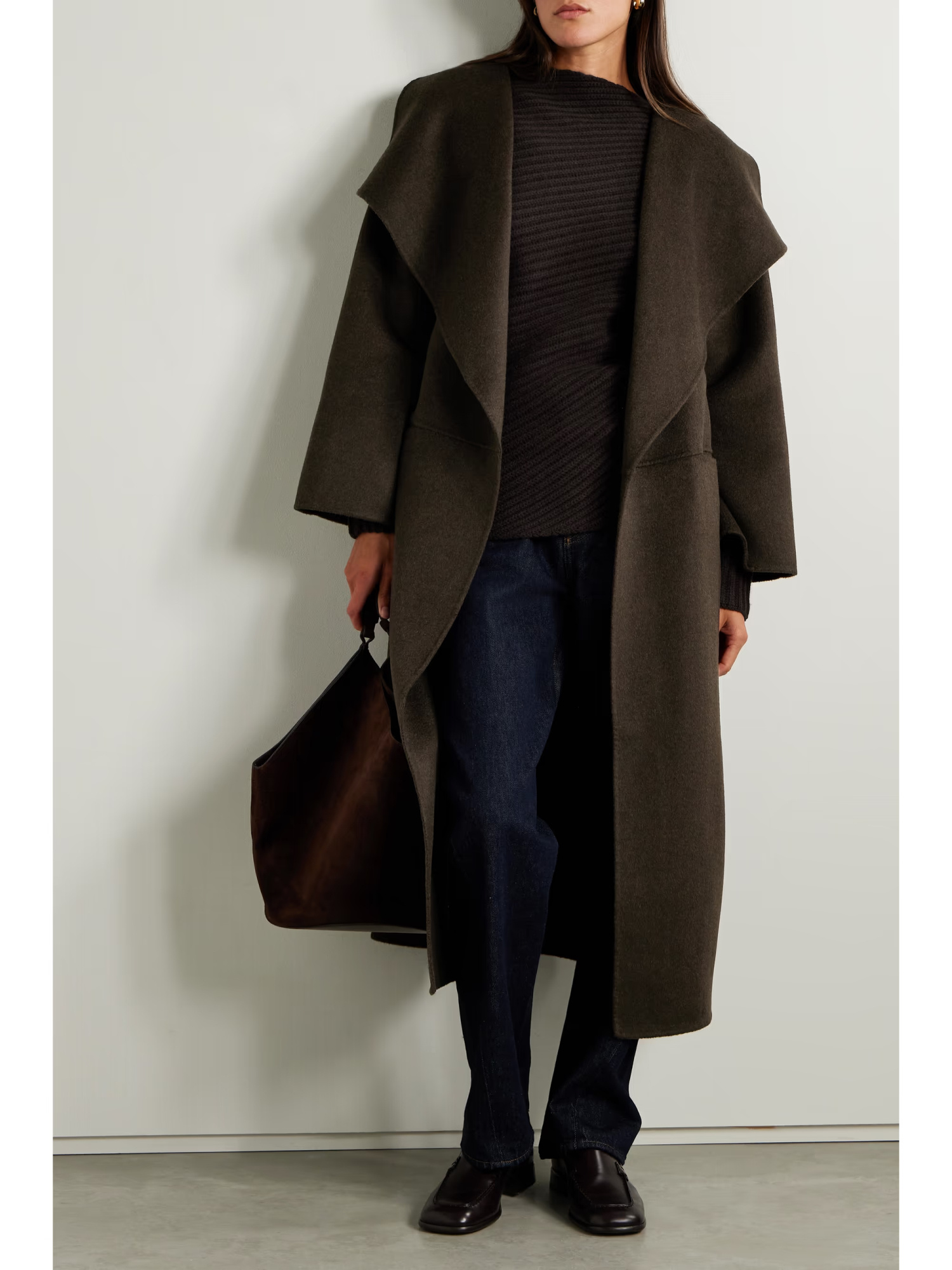 Totême Long-sleeved Coat In Black