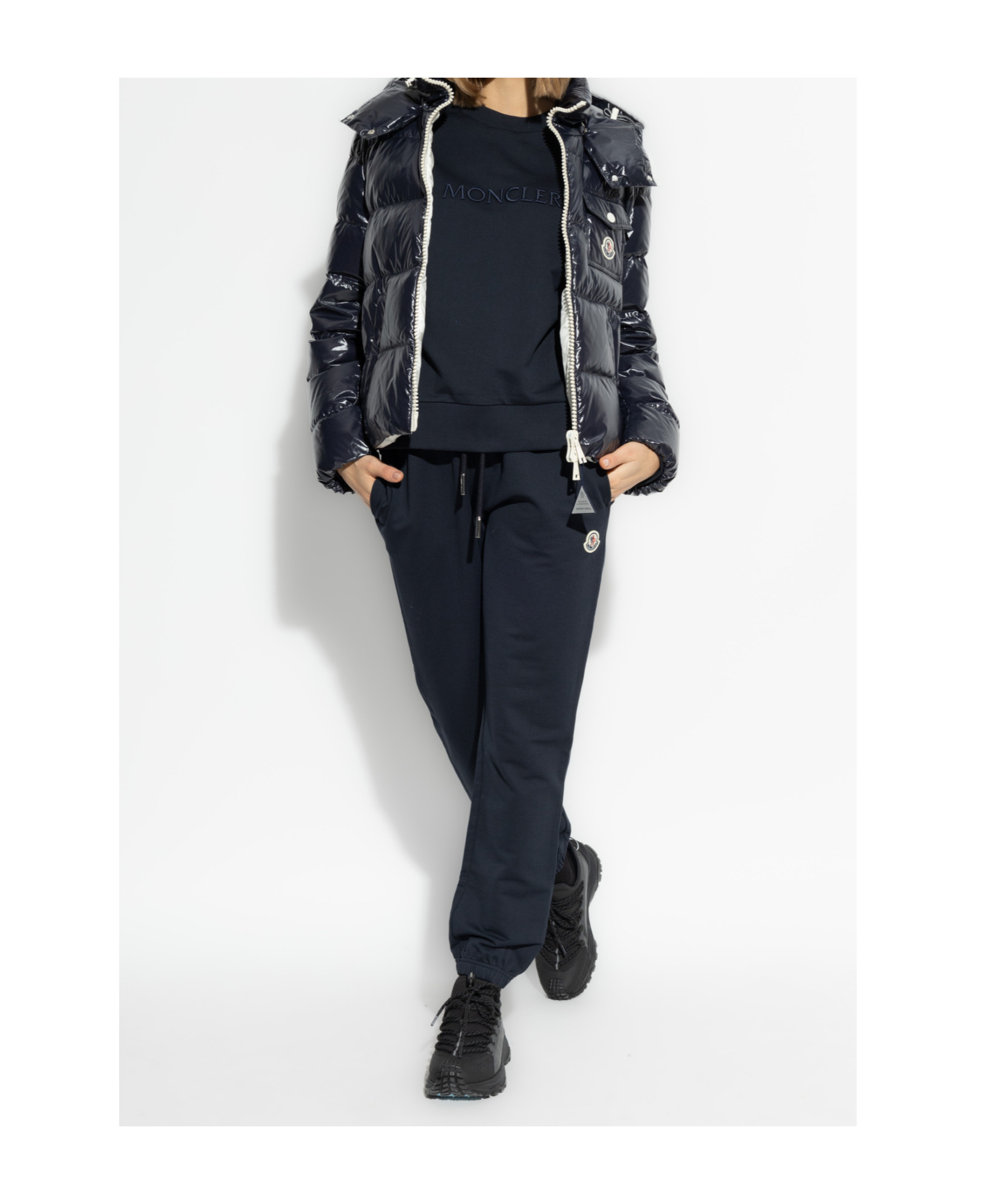 MONCLER MONCLER LOGO EMBROIDERED CREWNECK SWEATSHIRT