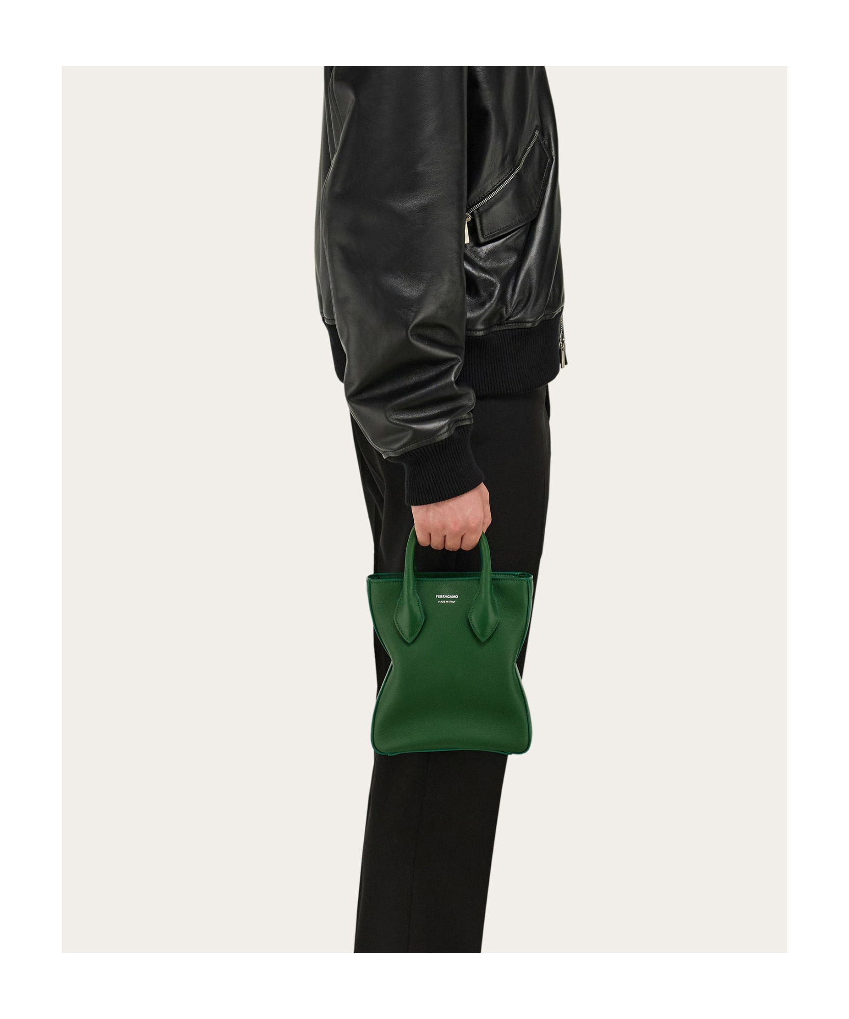 FERRAGAMO FERRAGAMO LOGO PRINTED TOTE BAG