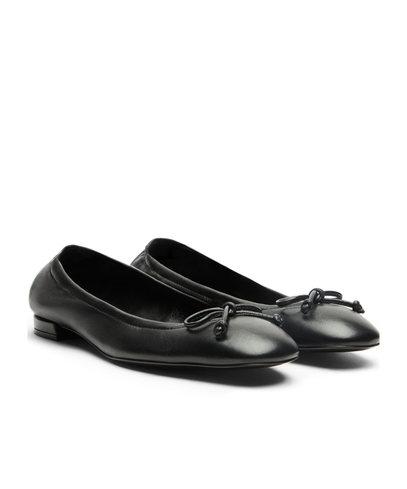 Stuart Weitzman Bria Ballet Flats In Black