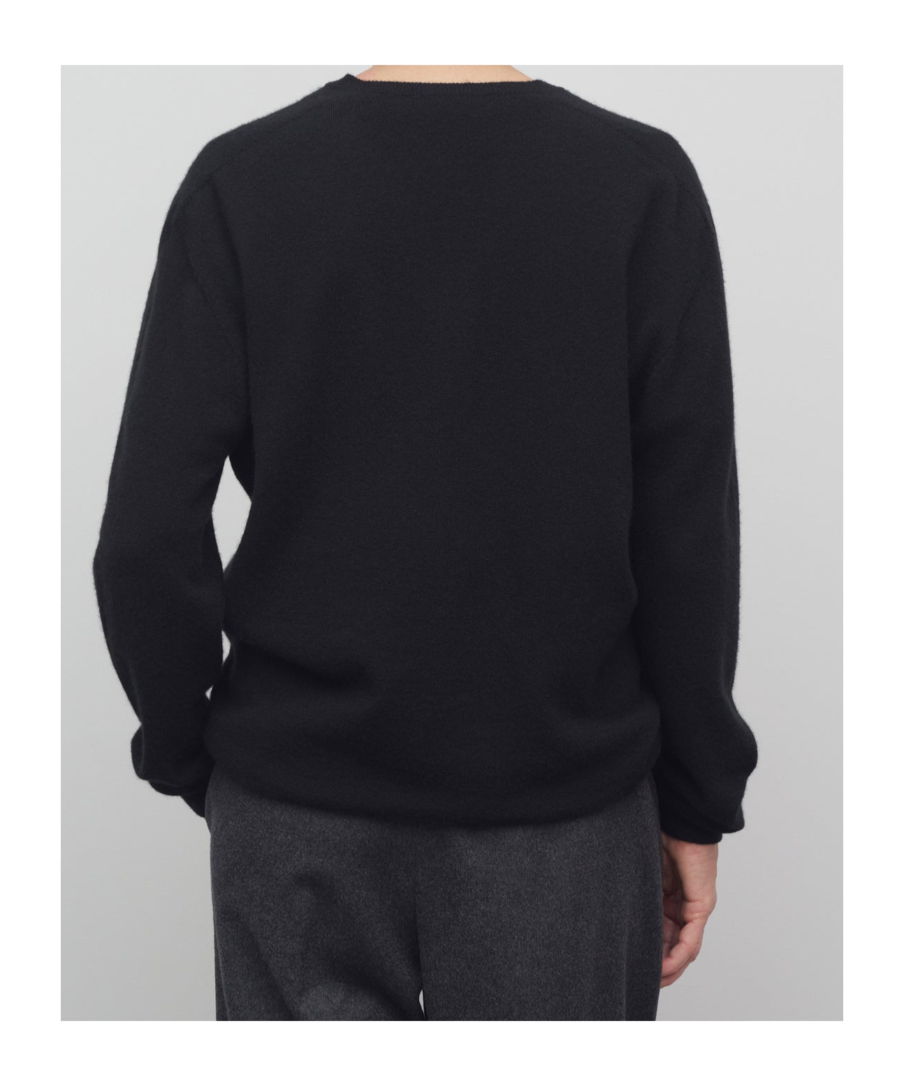 The Row Isaora Cashmere Sweater In Black