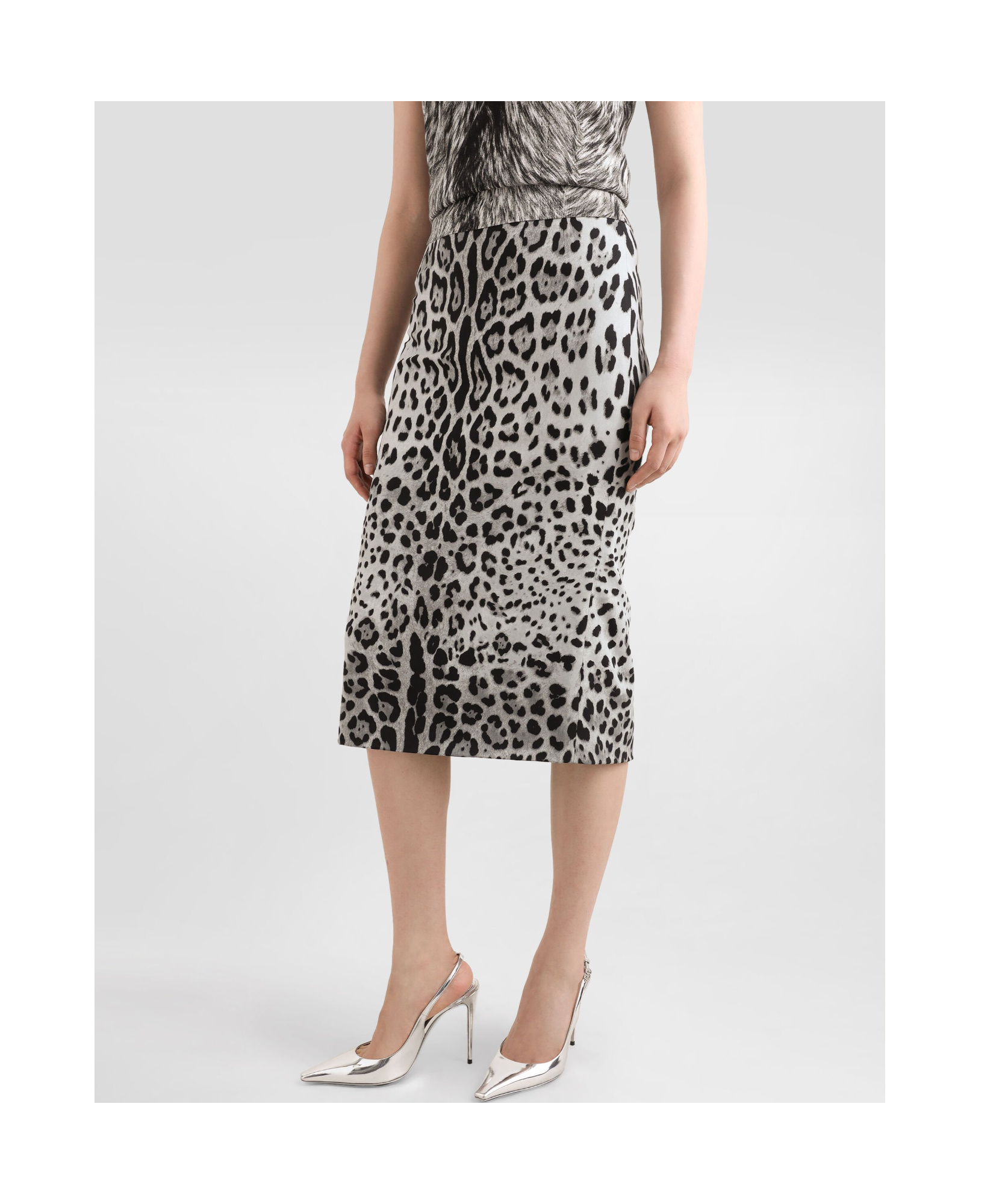 Dolce & Gabbana Leopard Print Charmeuse Longuette Skirt In Black