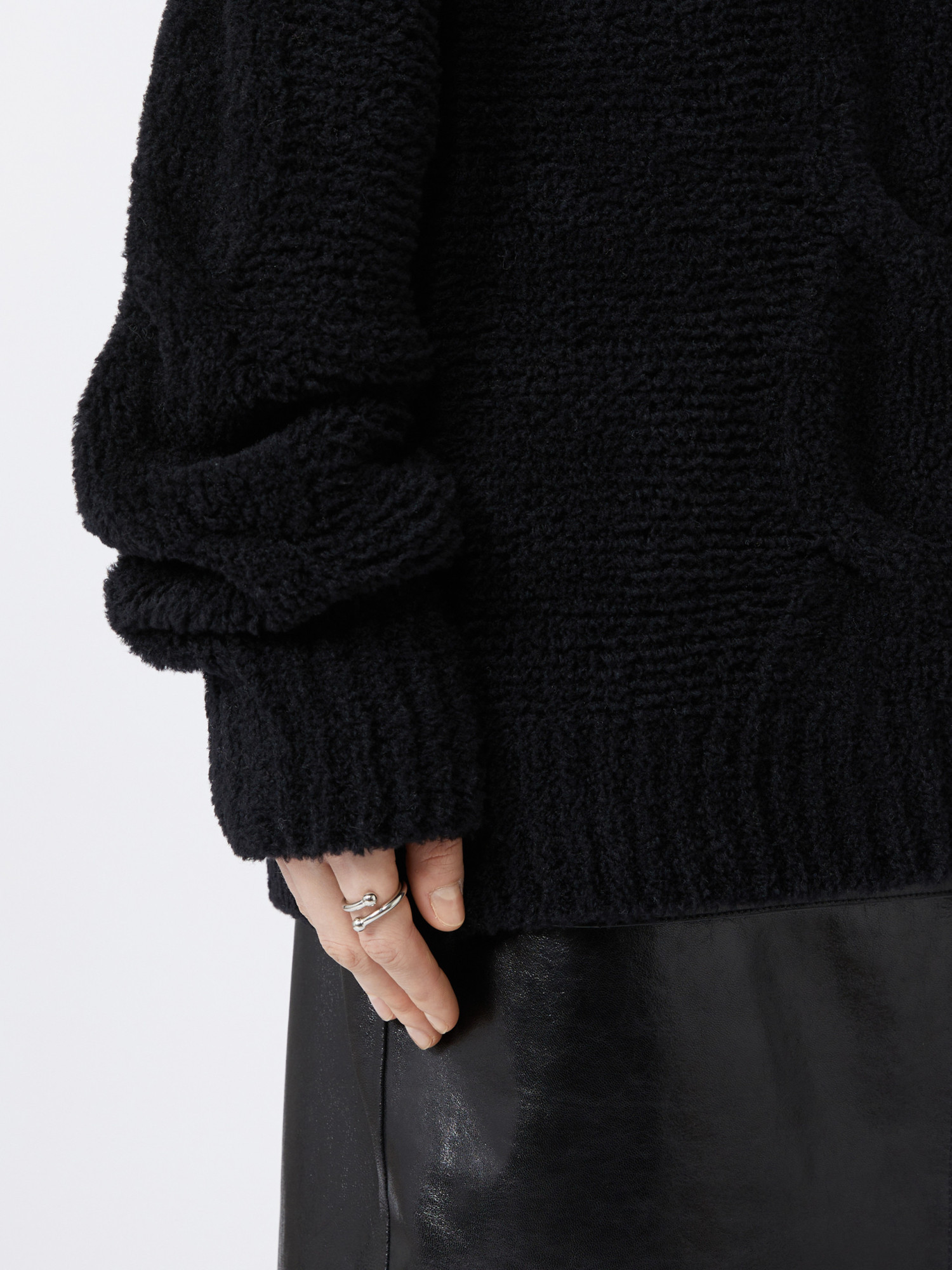 Sportmax Oversized Fluffy Sweater In Black