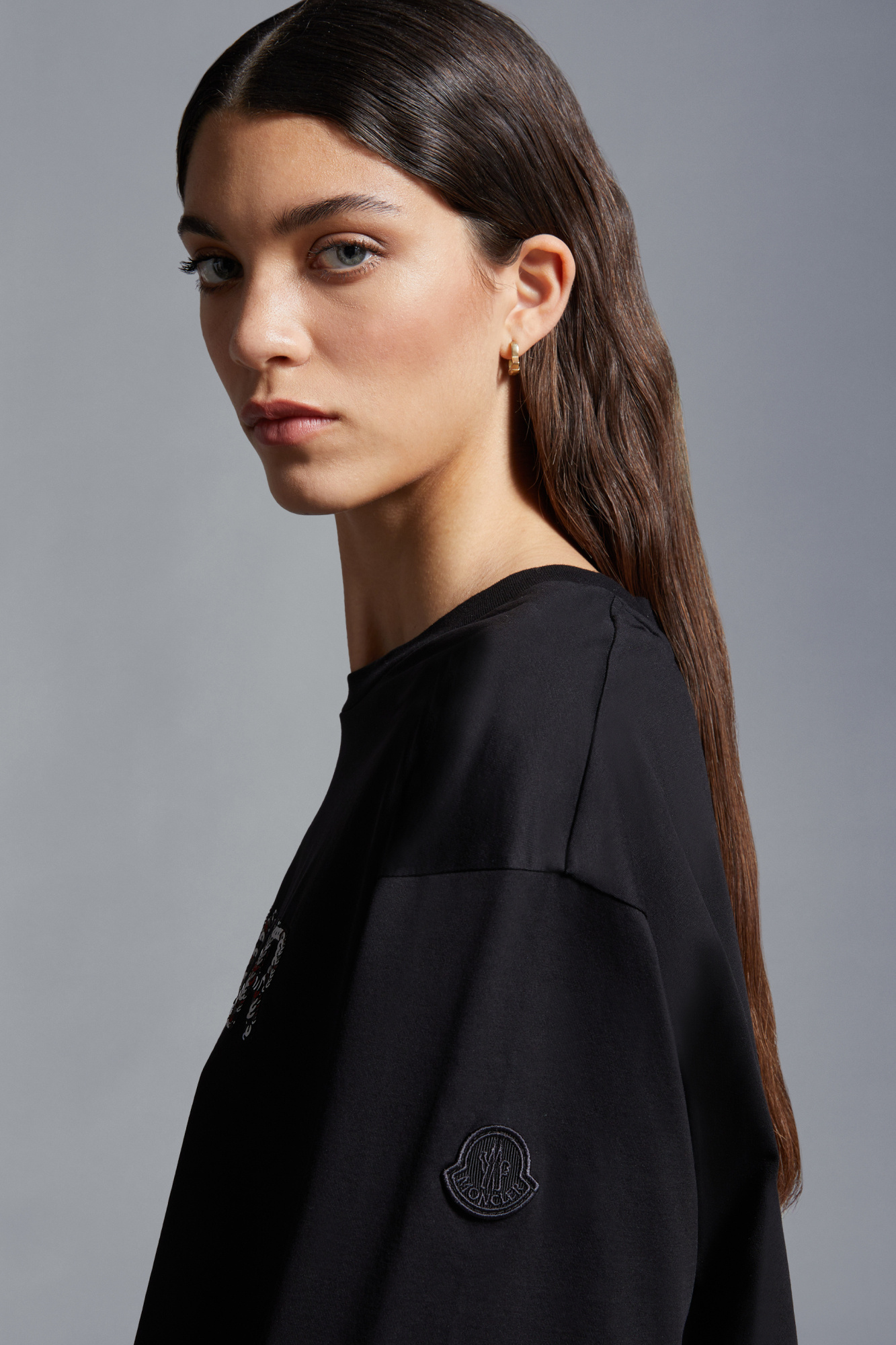 Moncler Sequin-logo Cropped T-shirt In Black