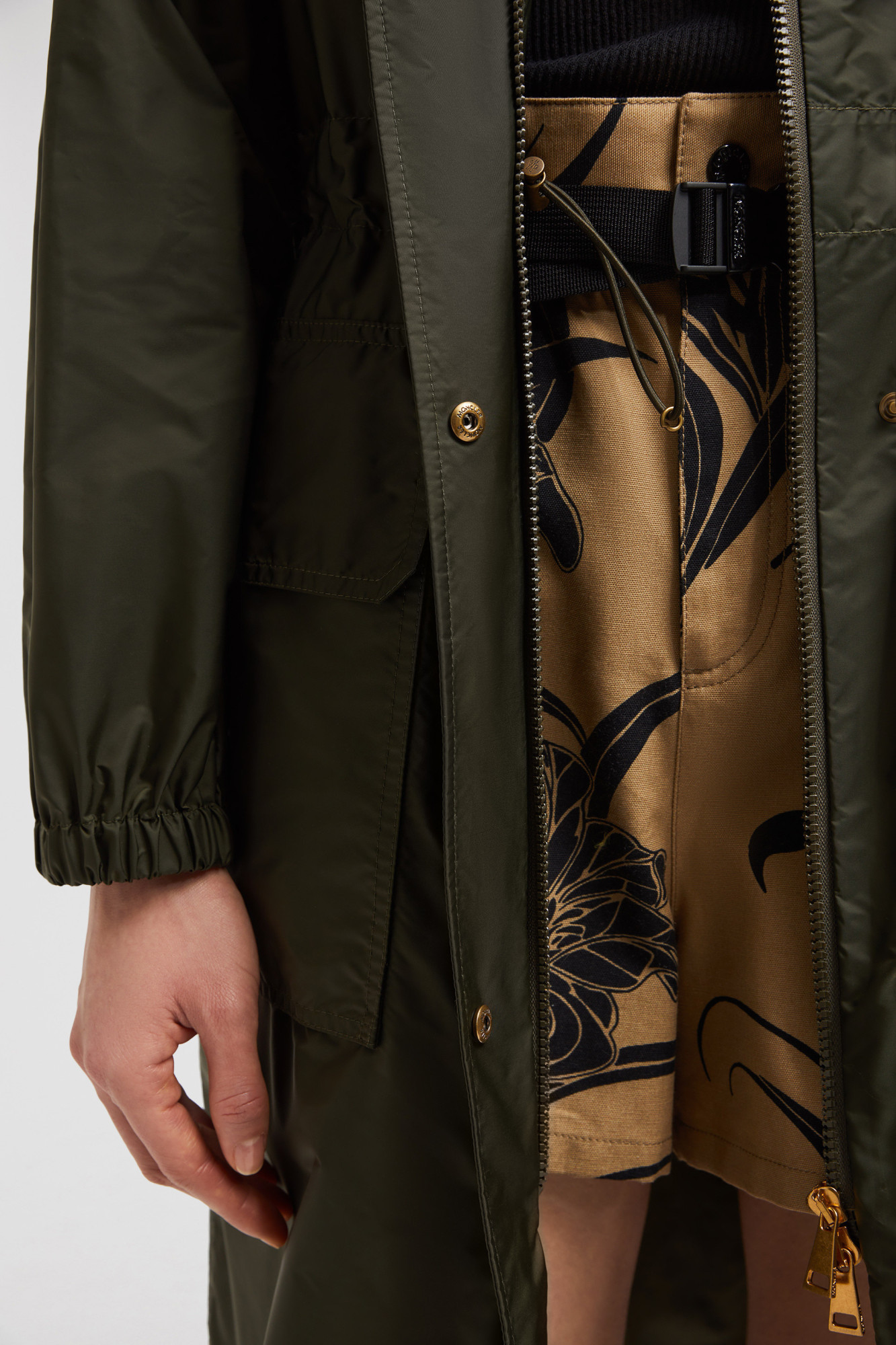 Moncler Long-sleeved Hooded Coat In Green