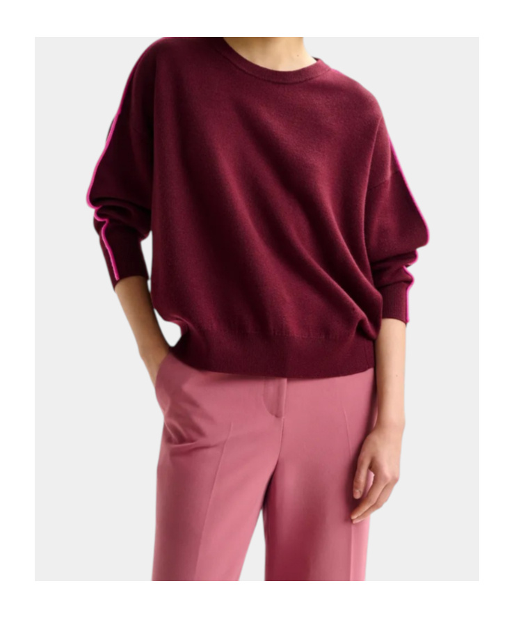 Essentiel Antwerp Long-sleeved Sweater In Red