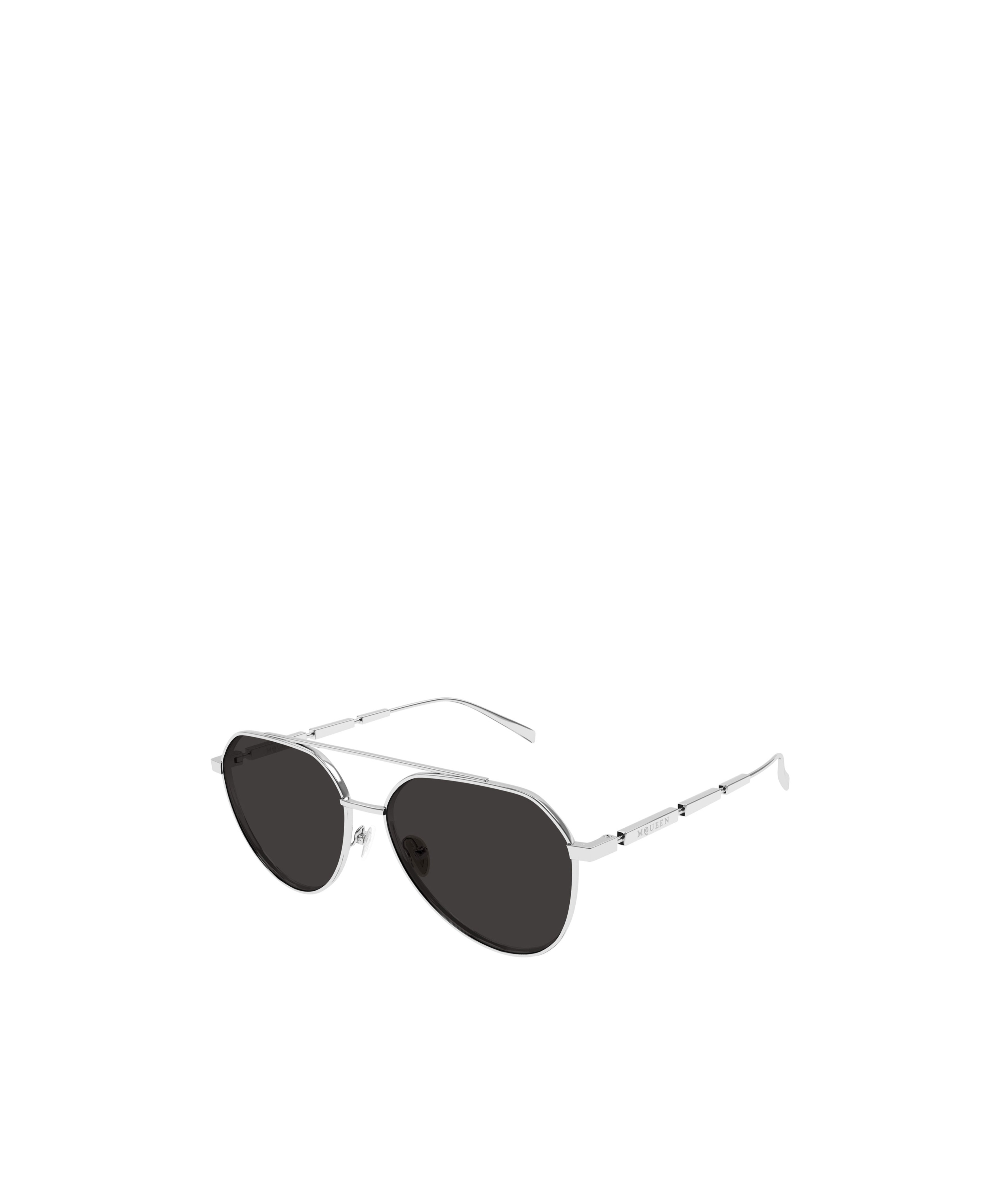 Alexander Mcqueen Geometric Frame Sunglasses In Black