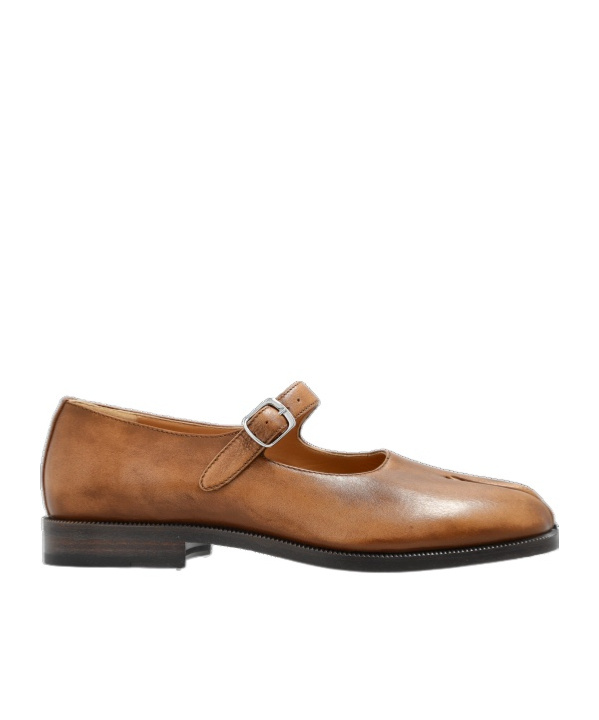 Maison Margiela Sun-bleached Leather Tabi Mary Jane Shoes In Brown