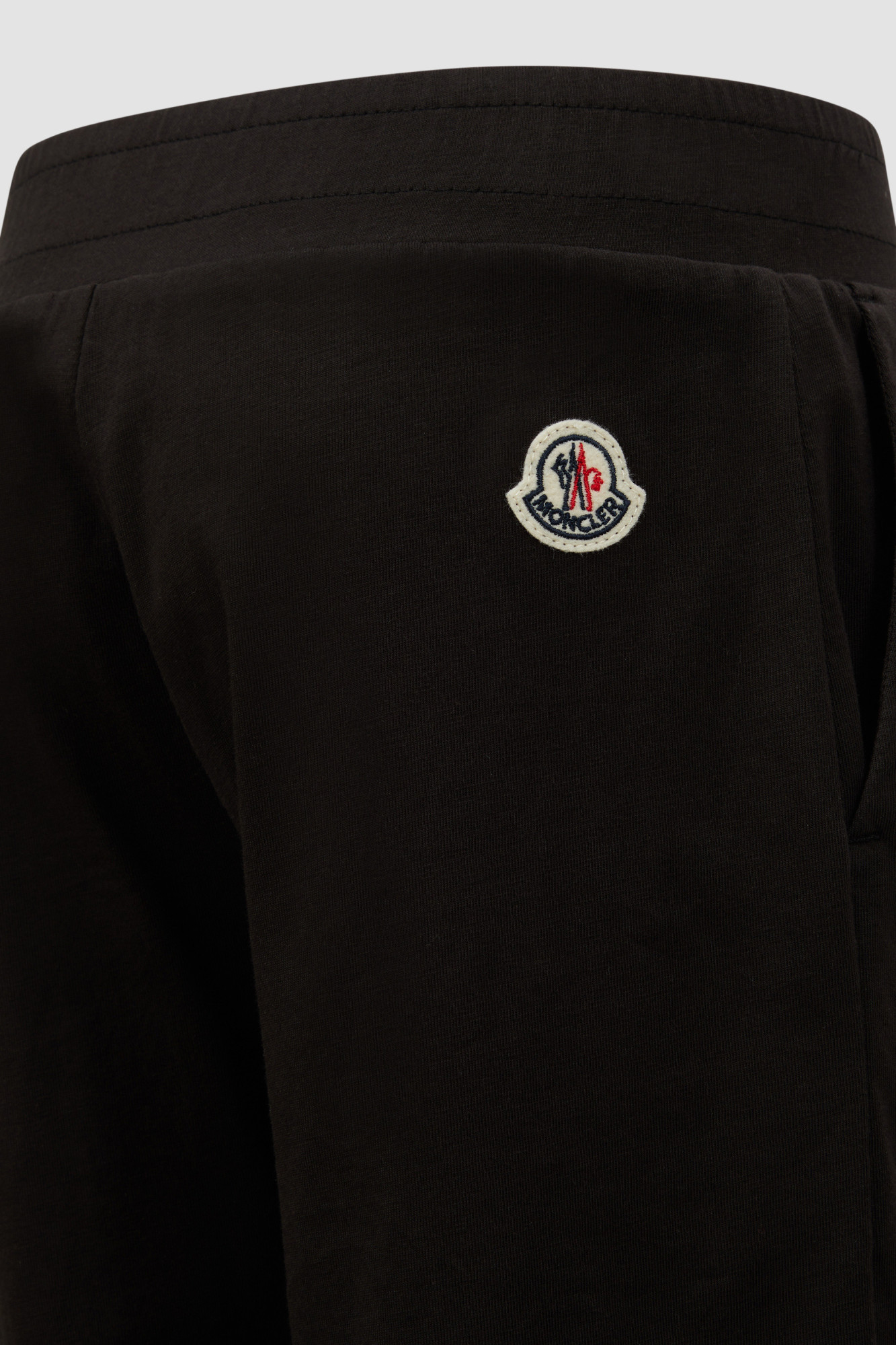 Moncler Elastic Waist Shorts In Black
