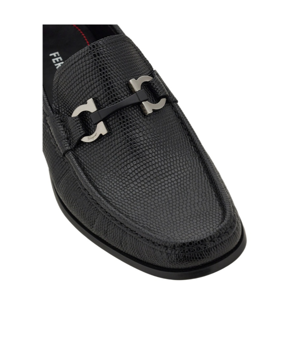 Ferragamo Gandioso Pebbled Moccasin With Gancini Ornament In Black
