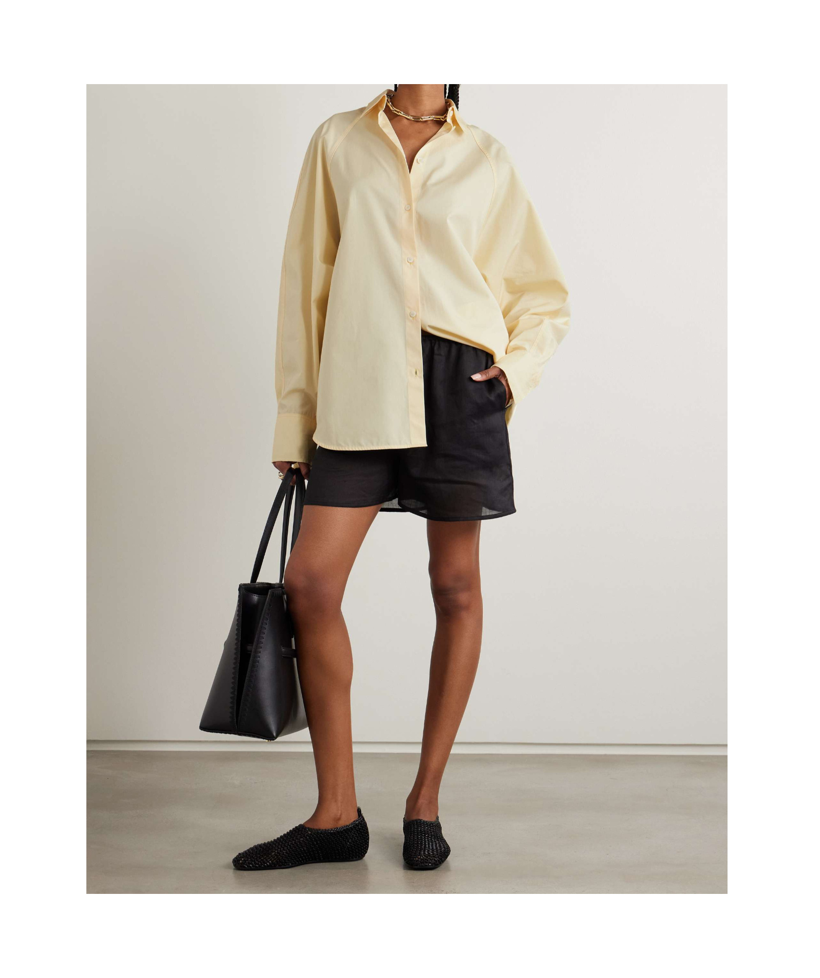Totême Elastic Waist Shorts In Black