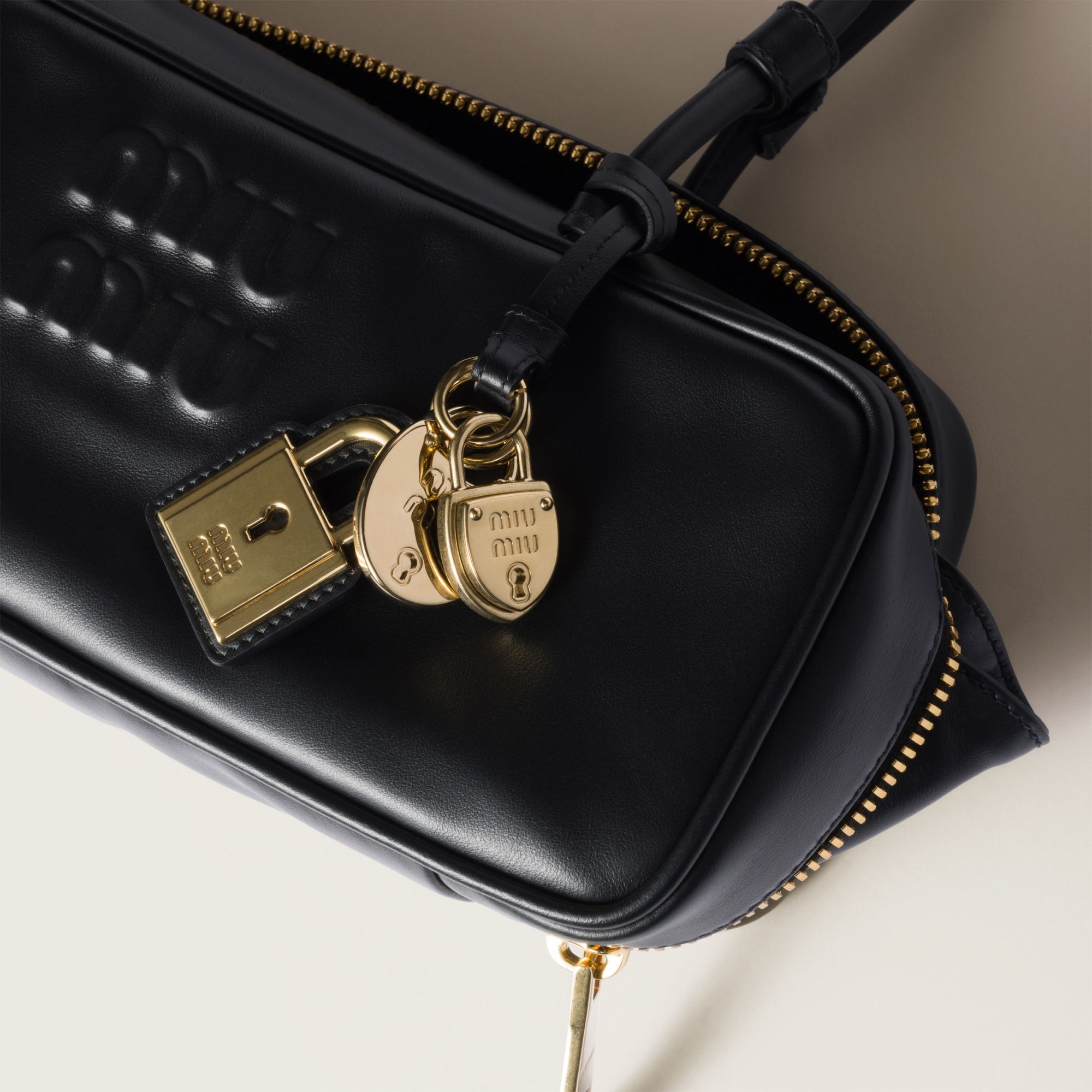 Miu Miu Beau Handbag In Black