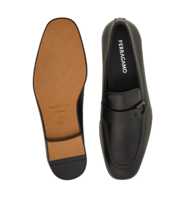 Ferragamo Bonny Gancini Leather Loafers In Black