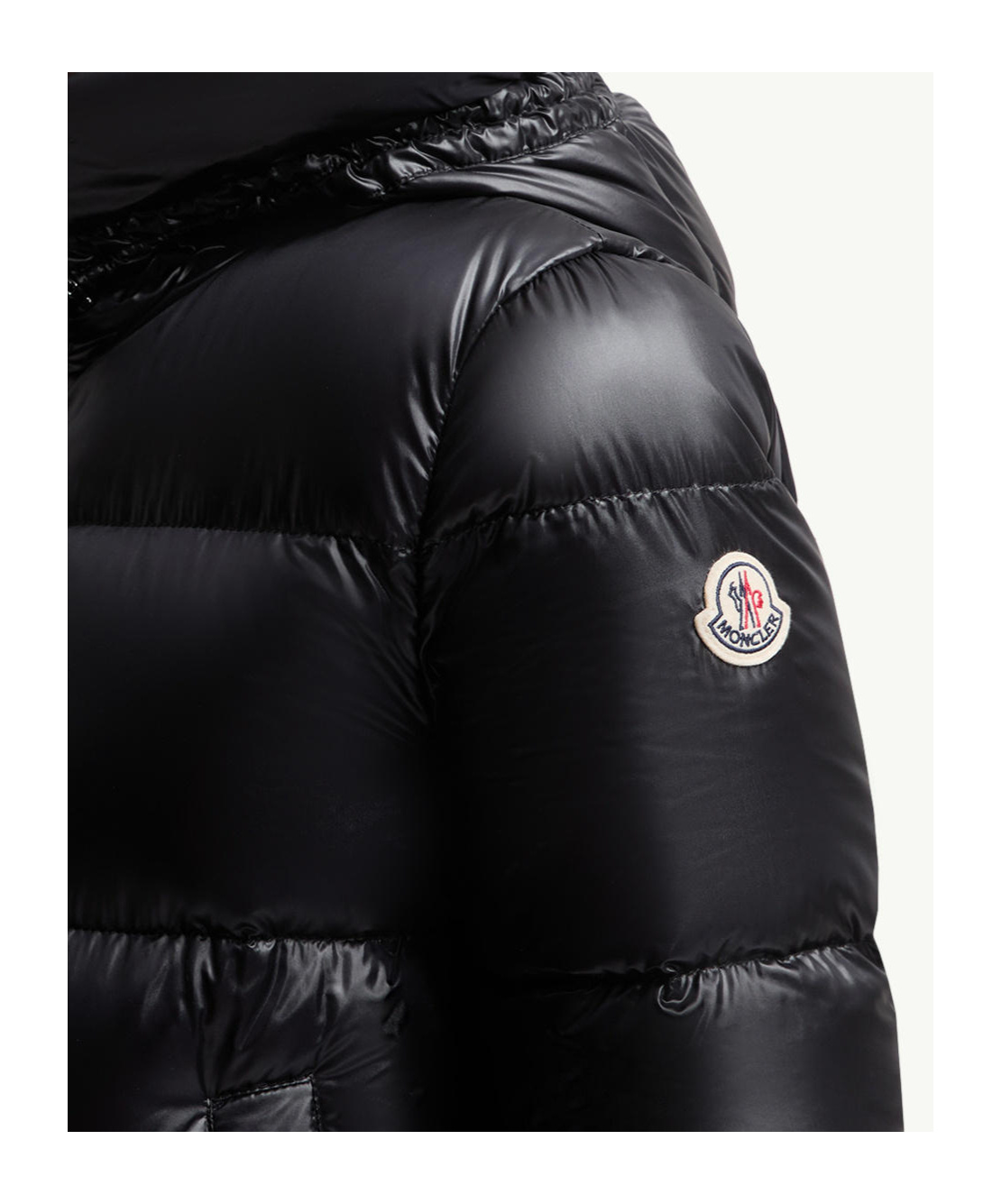 Moncler Serittes Short Down Jacket With Hood In Black