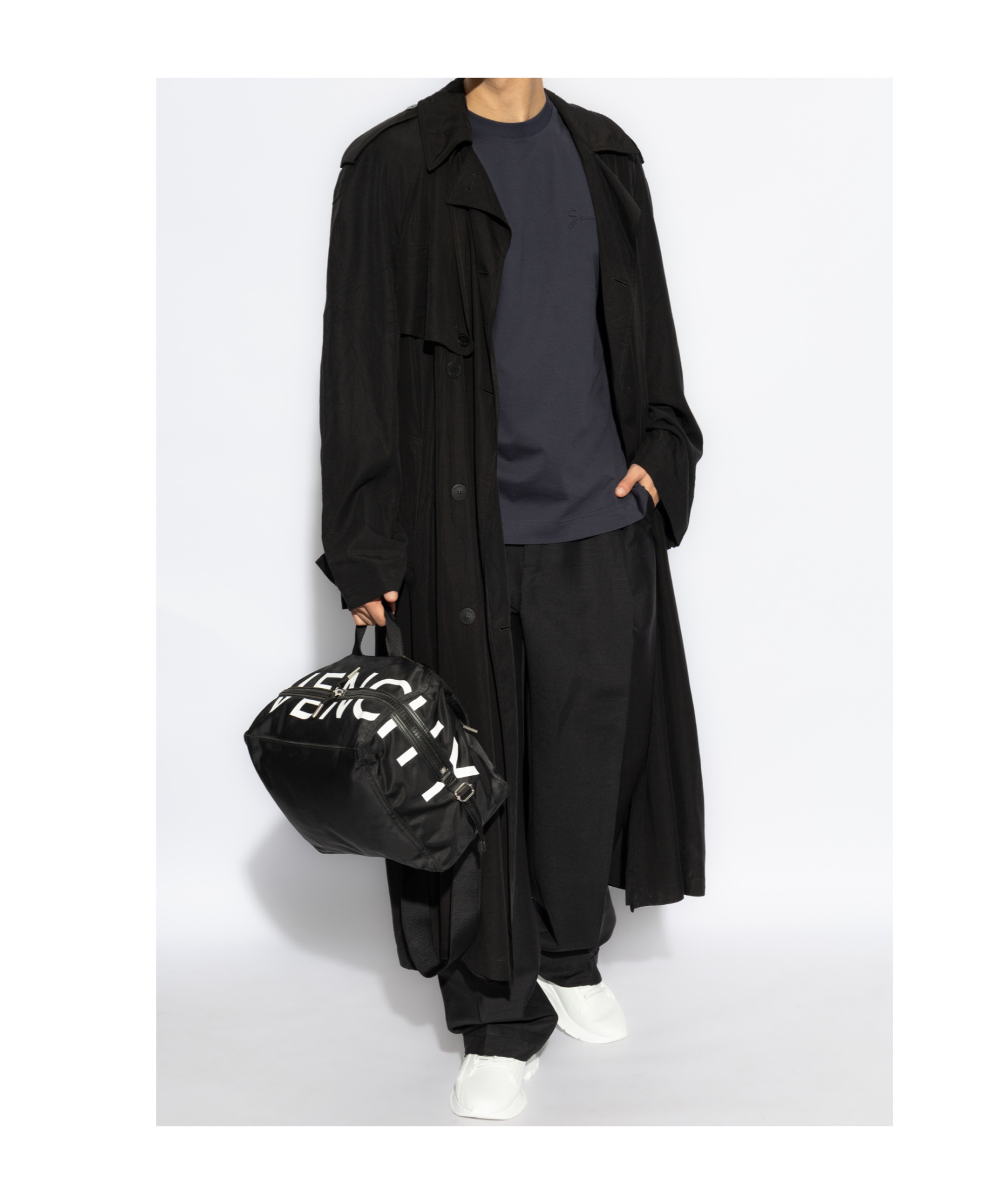 Givenchy Signature Logo Crewneck T-shirt In Black