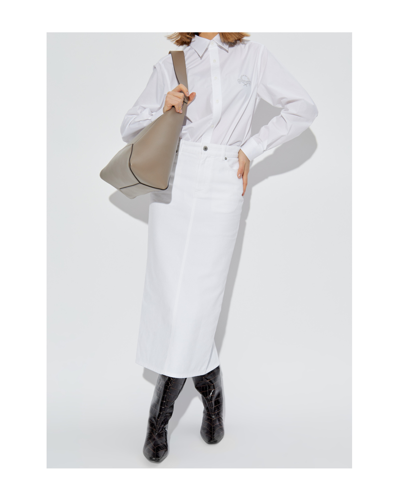 Moschino Logo-embroidered Long-sleeved Shirt In White
