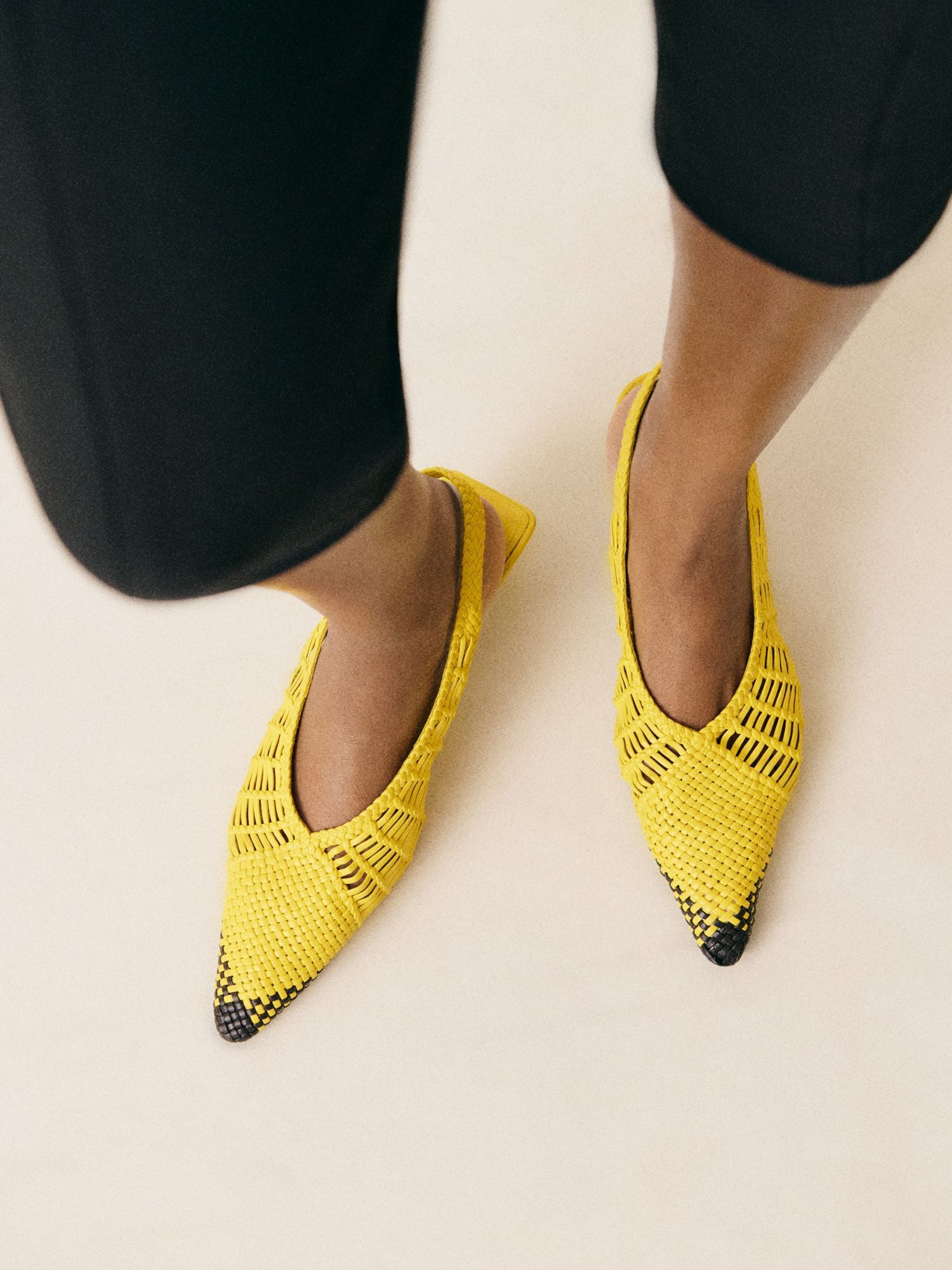 Jacquemus Cubisto Banane Pointed Toe Slingback Pump In Yellow