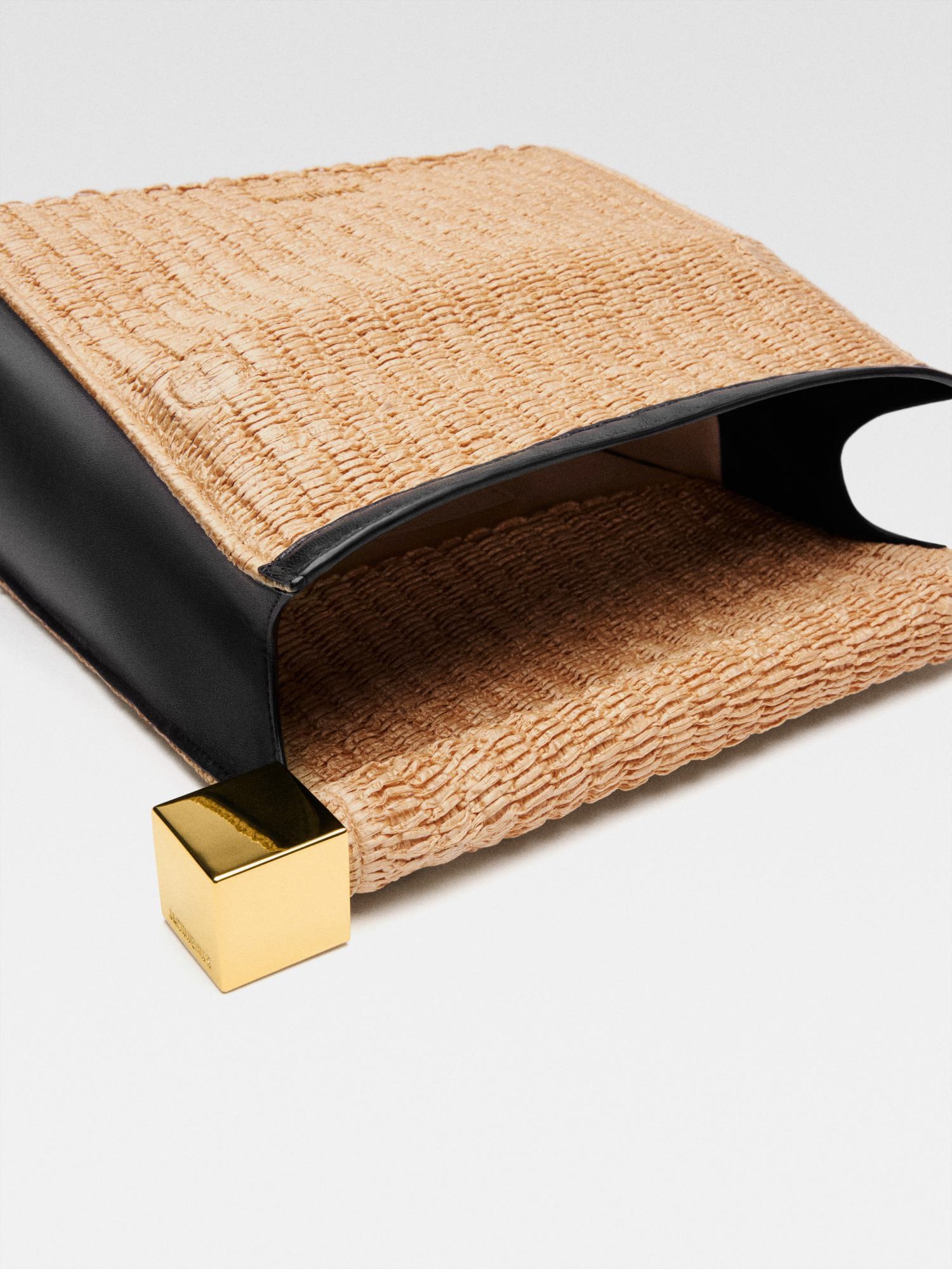 Jacquemus Woven La Pochette Clutch Bag In Nude