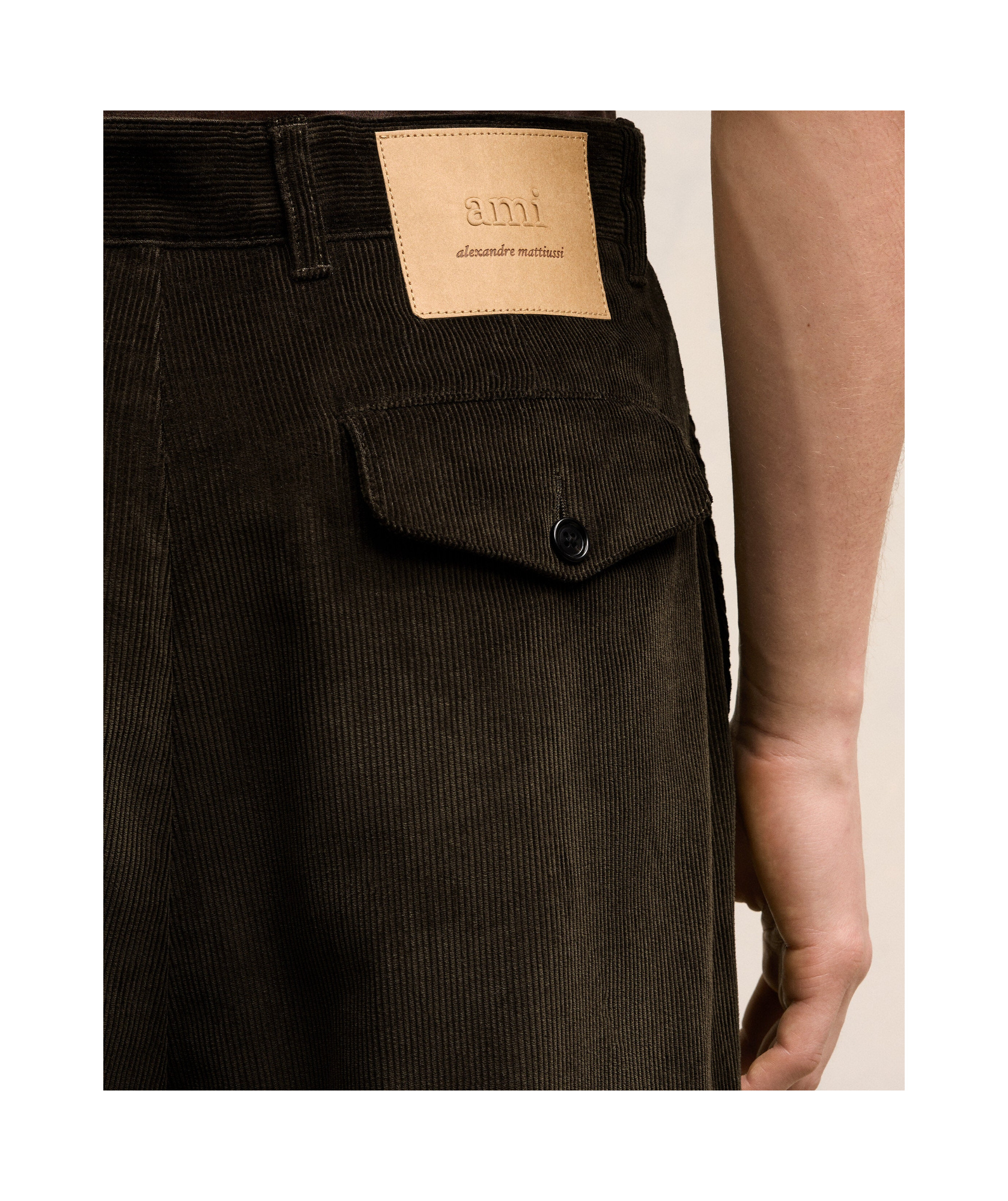 Shop Ami Alexandre Mattiussi Ami Paris Logo-patch Pleated Trousers In Black