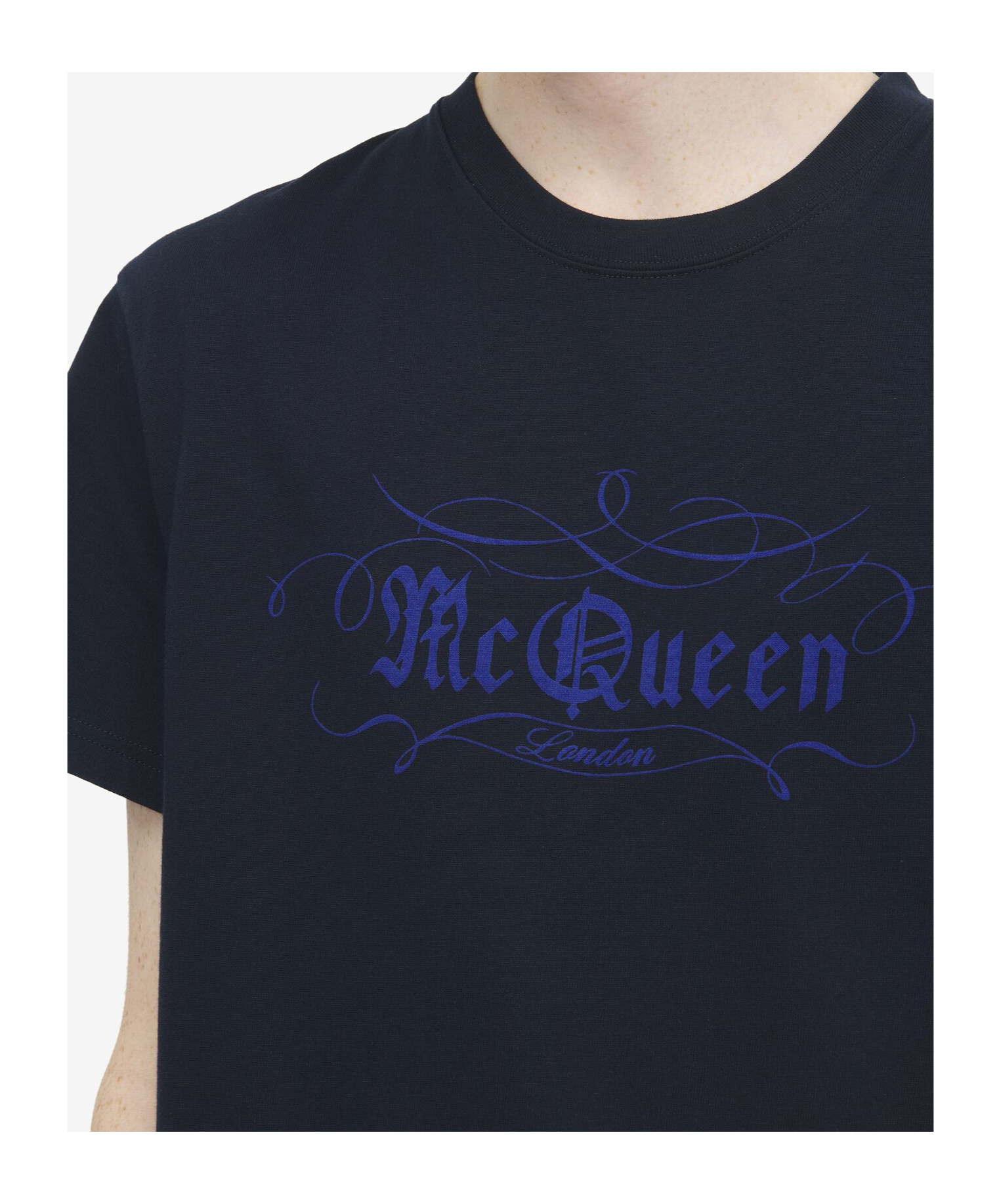 Alexander Mcqueen Men's Mcqueen Script Print T-shirt In Blue In Blue