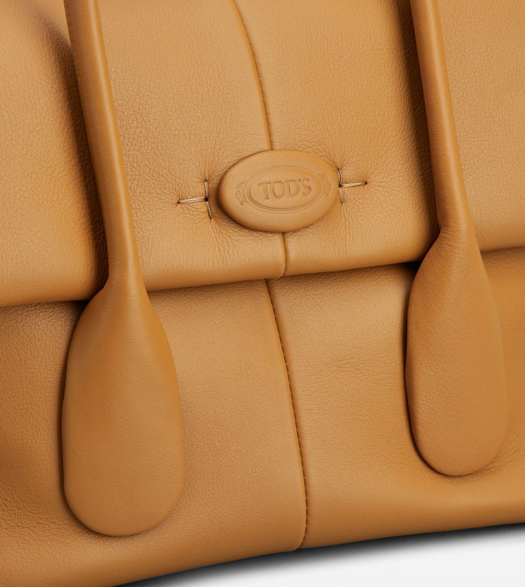 Tod's Di Leather Tote Bag In Brown