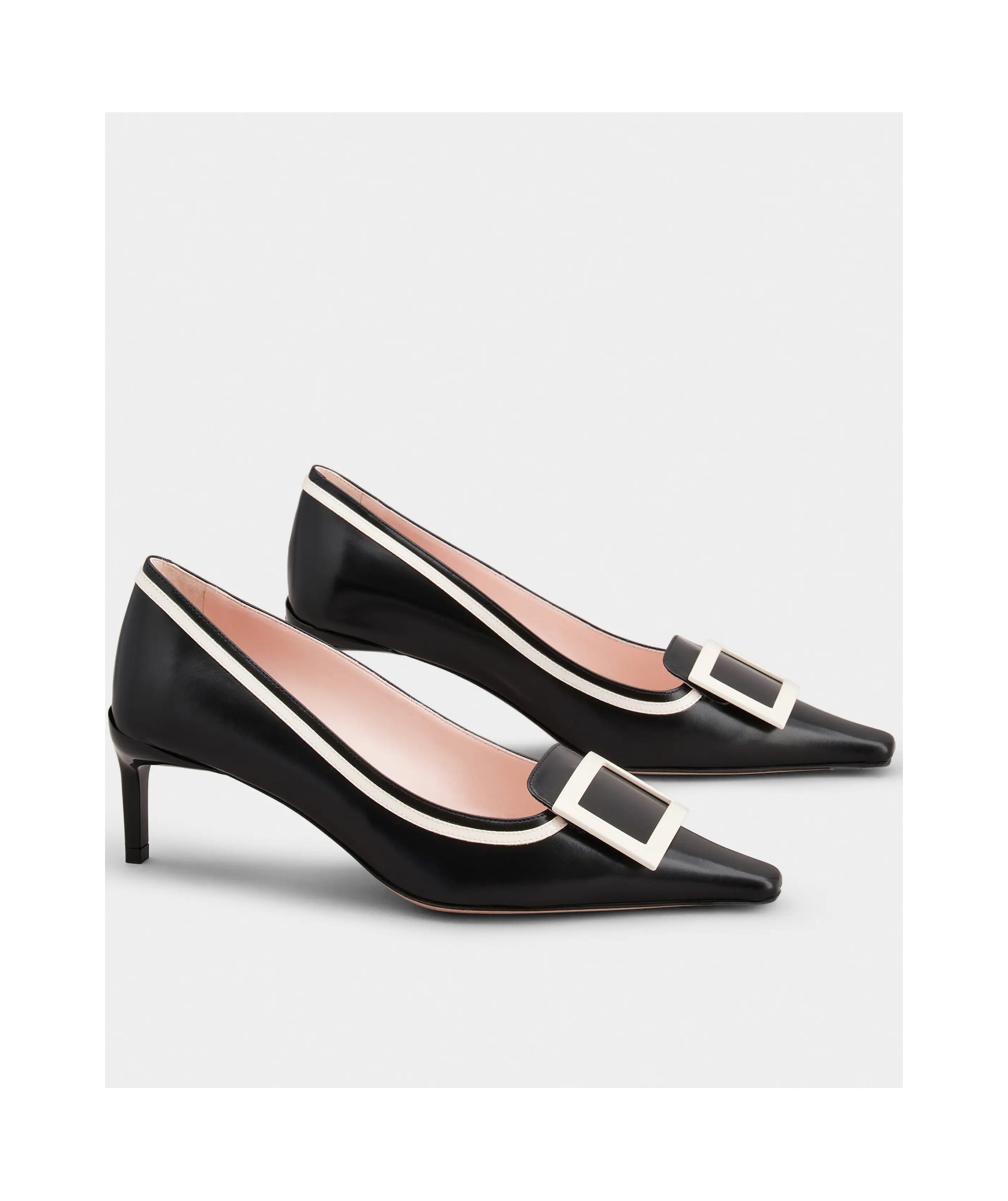 Shop Roger Vivier Viv' Canard Pumps In Leather In Black