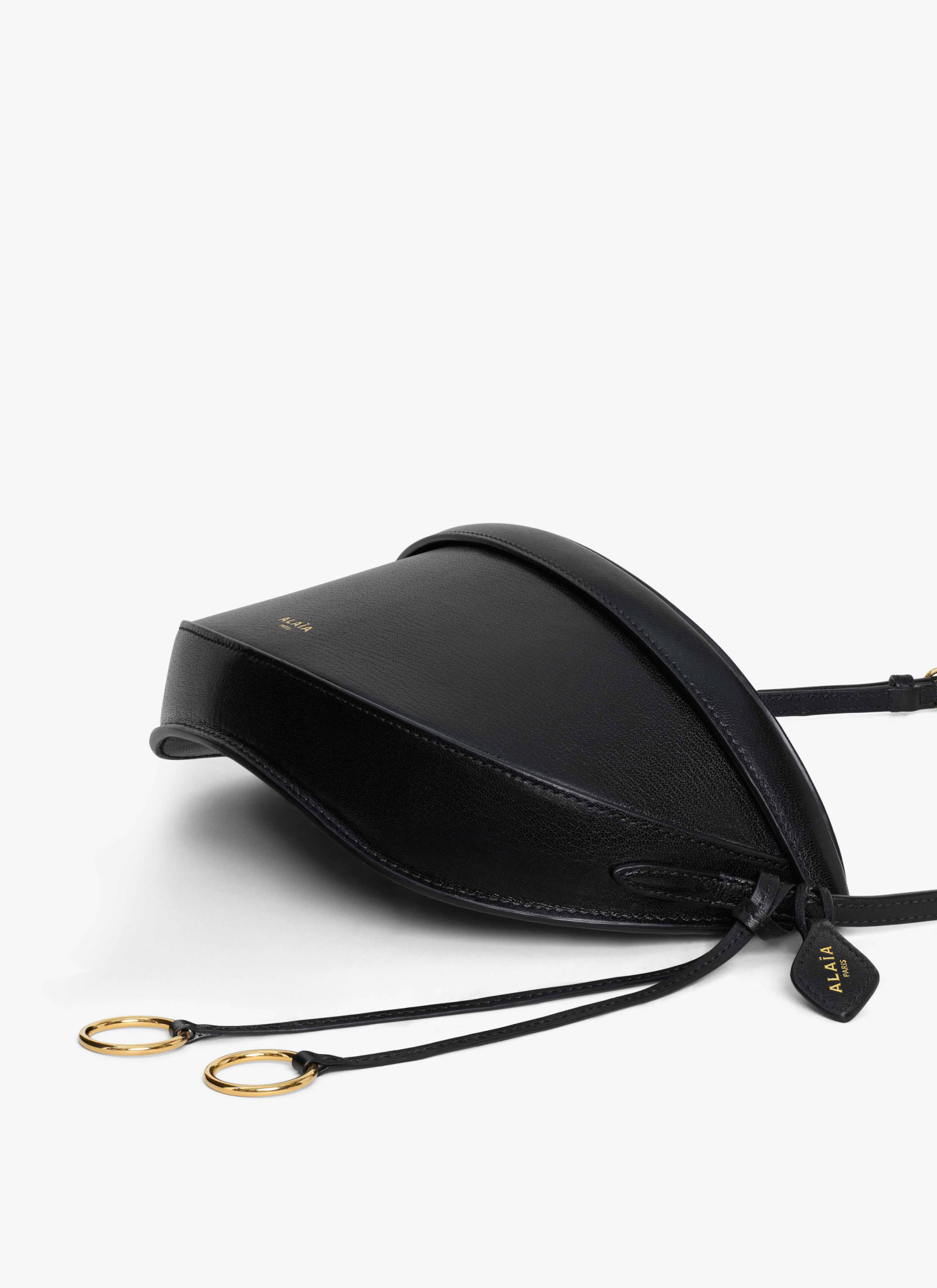 Alaïa Hip East West Bag In Goatskin In Black