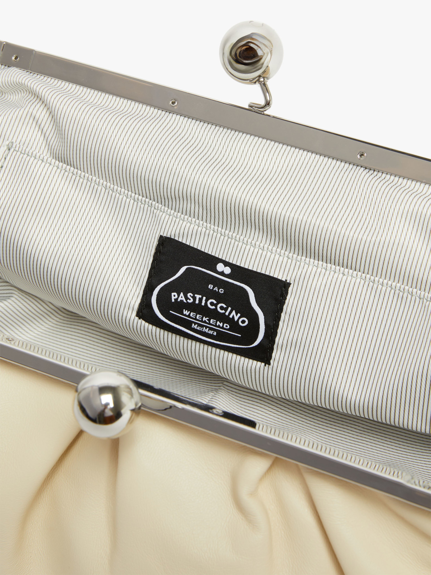 Weekend Max Mara Large Pasticcino Logo Shoulder Bag In Nude