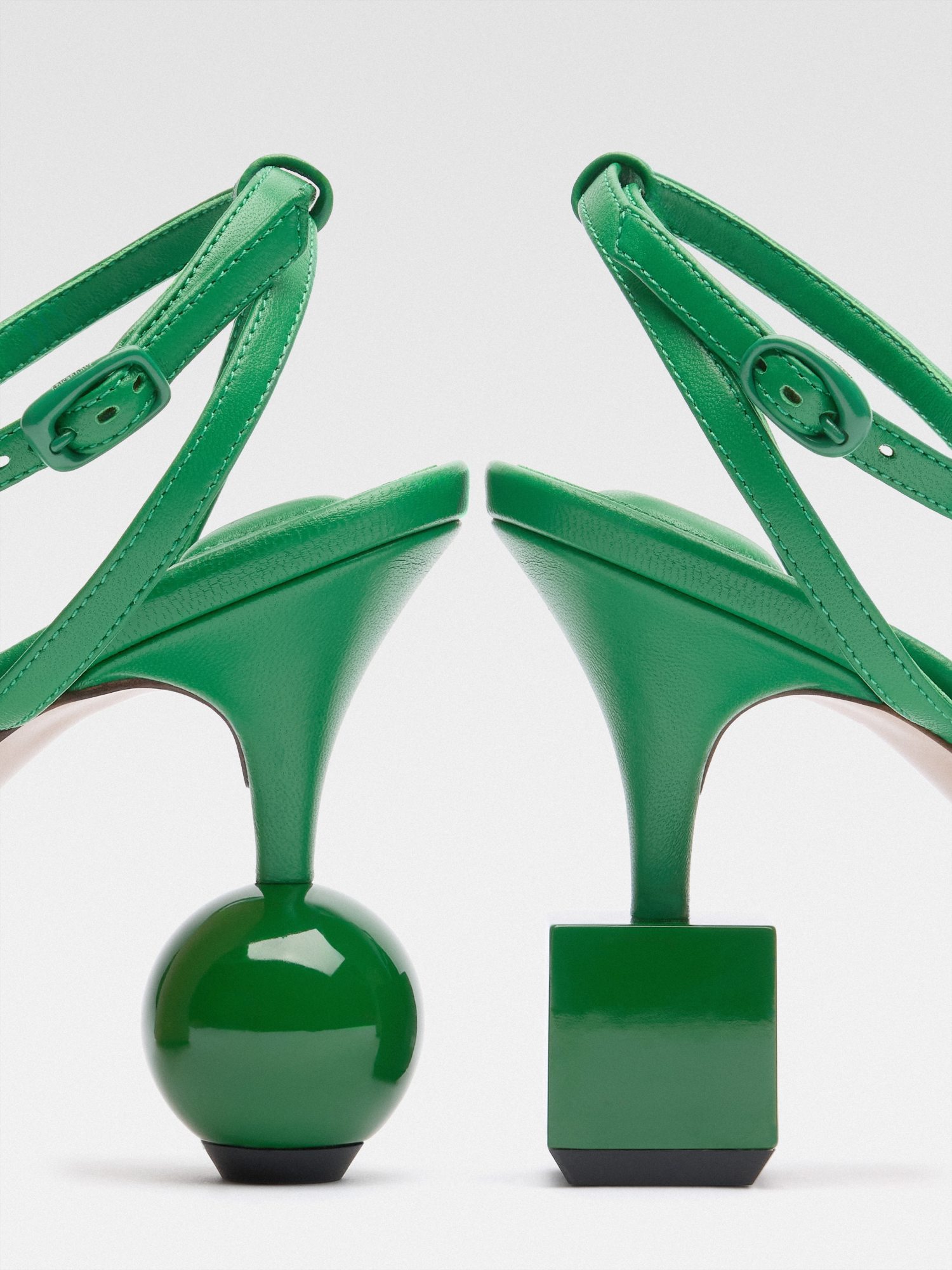 Jacquemus Sculpted Heel Leather Sandals In Green
