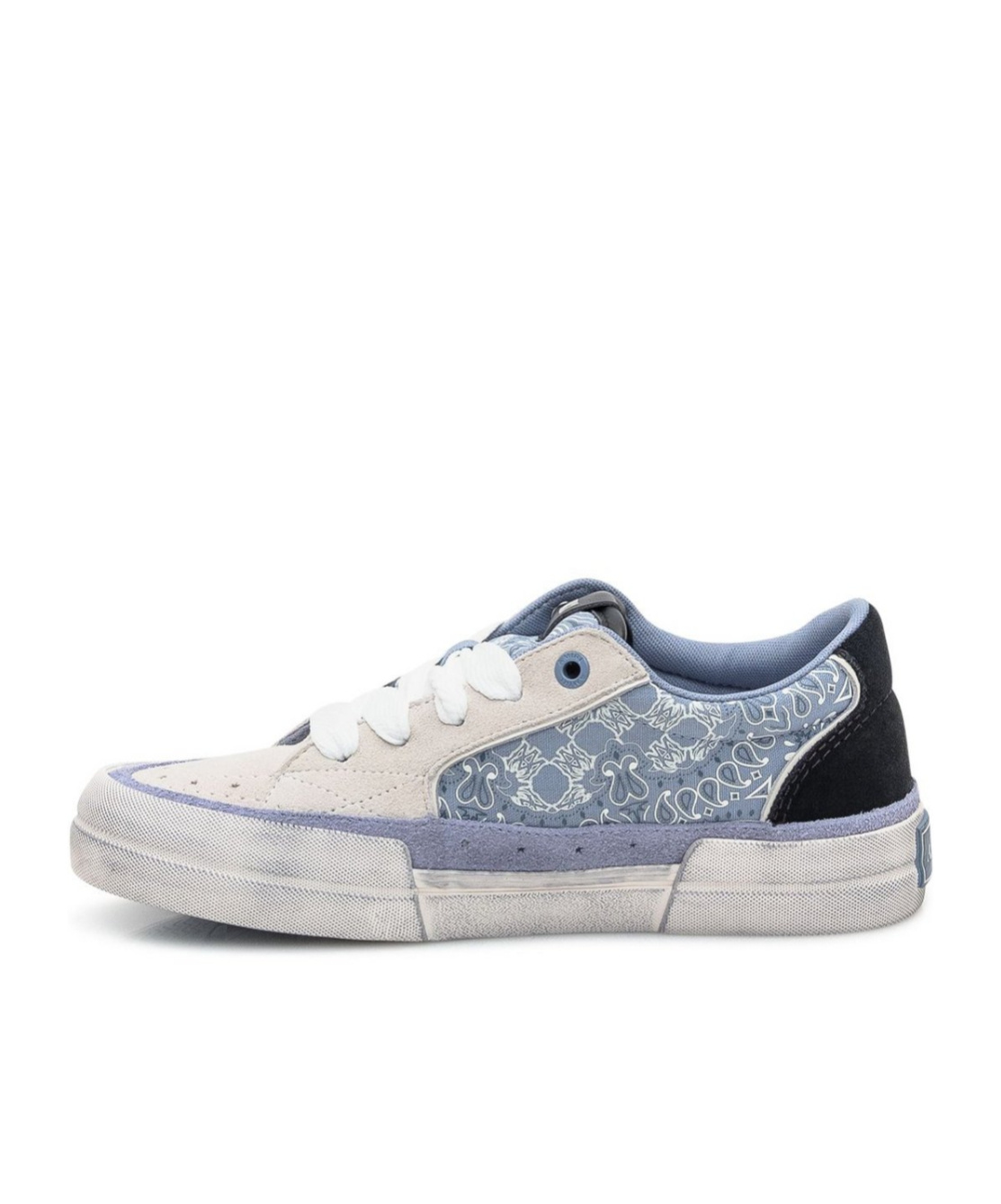 Amiri Classic Round Toe Low-top Sneakers In White