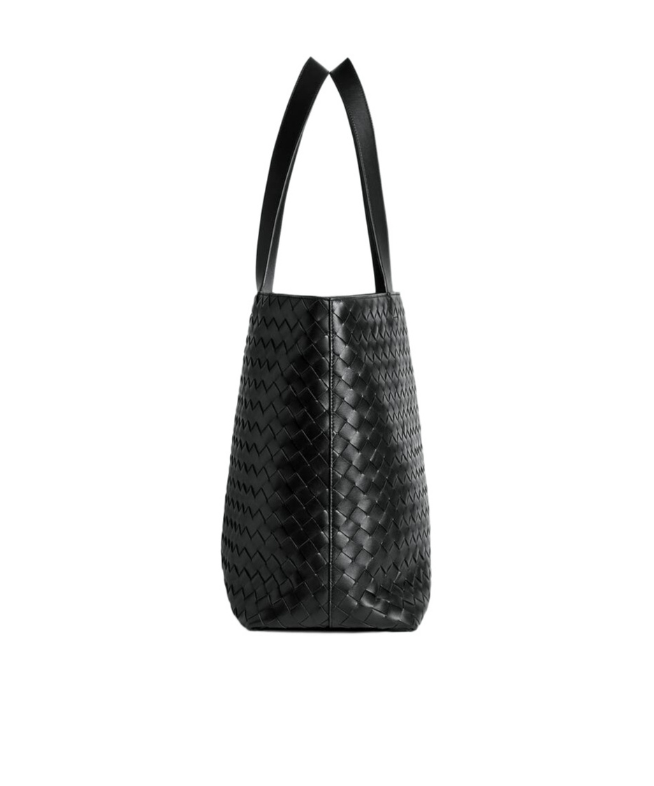 Bottega Veneta Large Intricciato Zipper Handbag In Black