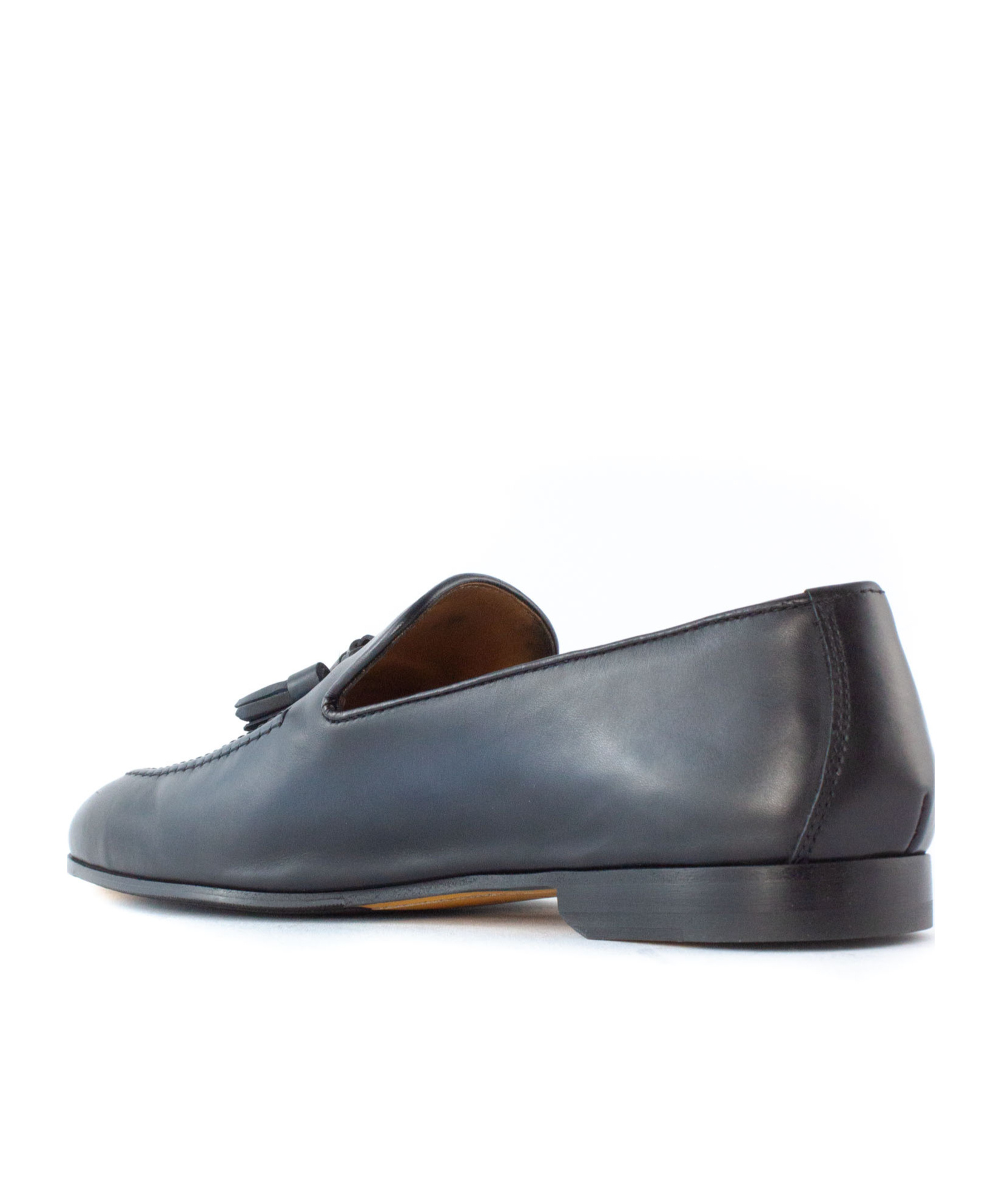 Doucal's Tassel-detailed Leather Loafers In Black