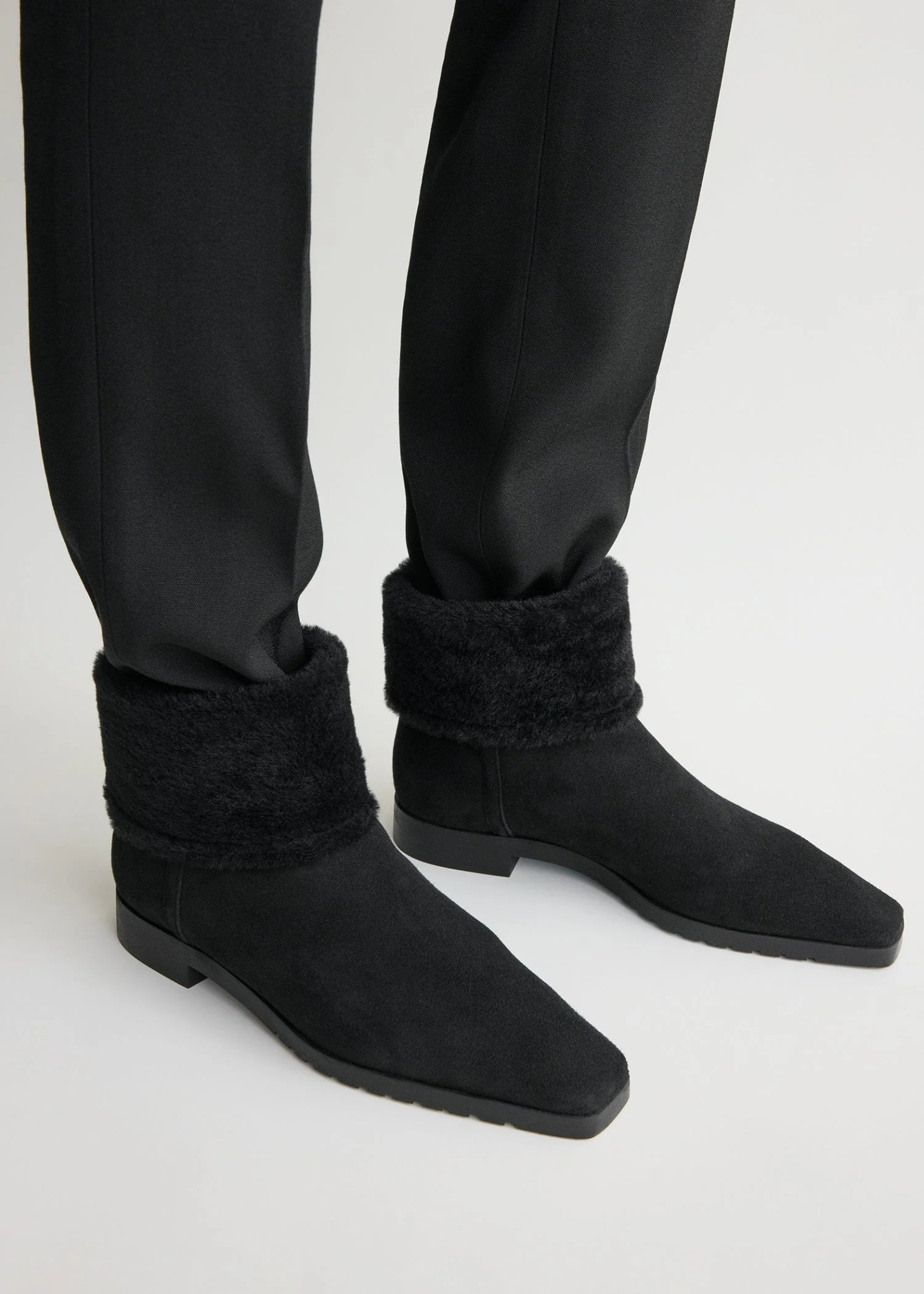 Totême Fold-down Shearling Boots In Black