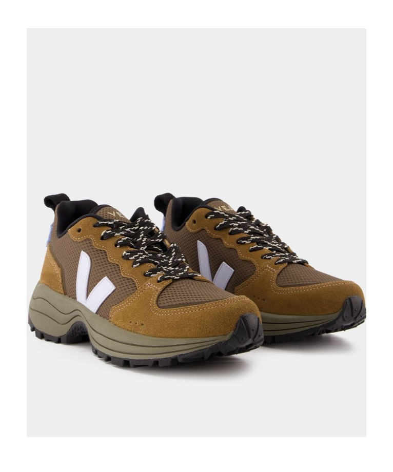 Veja Venturi Ii Sneakers With Chunky Rubber Sole In Brown