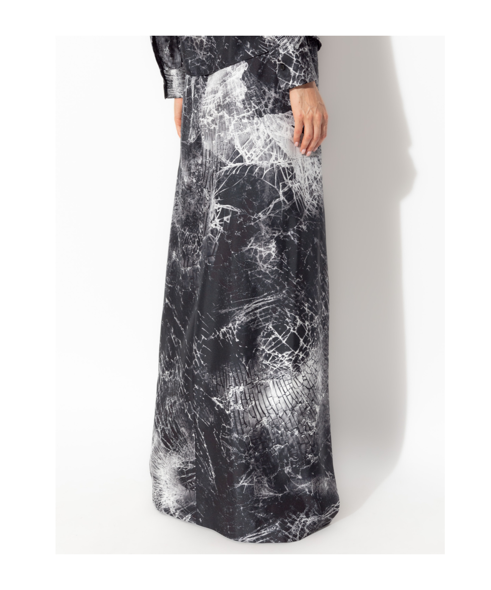 Alexander Mcqueen Smashed Screen Double Slit Skirt In Black