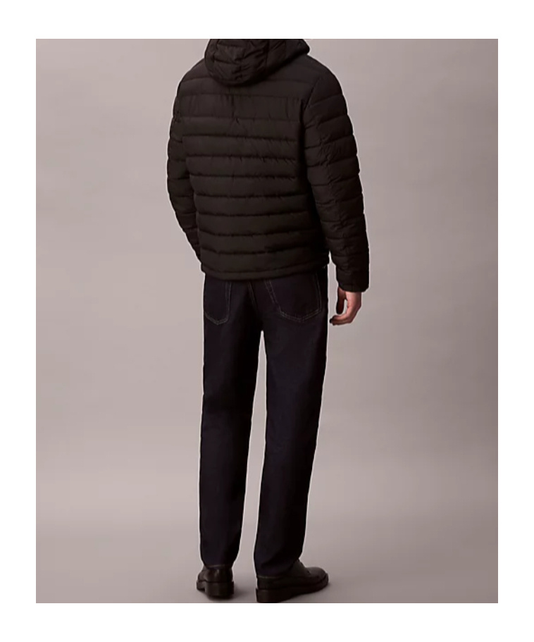 Calvin Klein 90s Taper Fit Jeans In Black