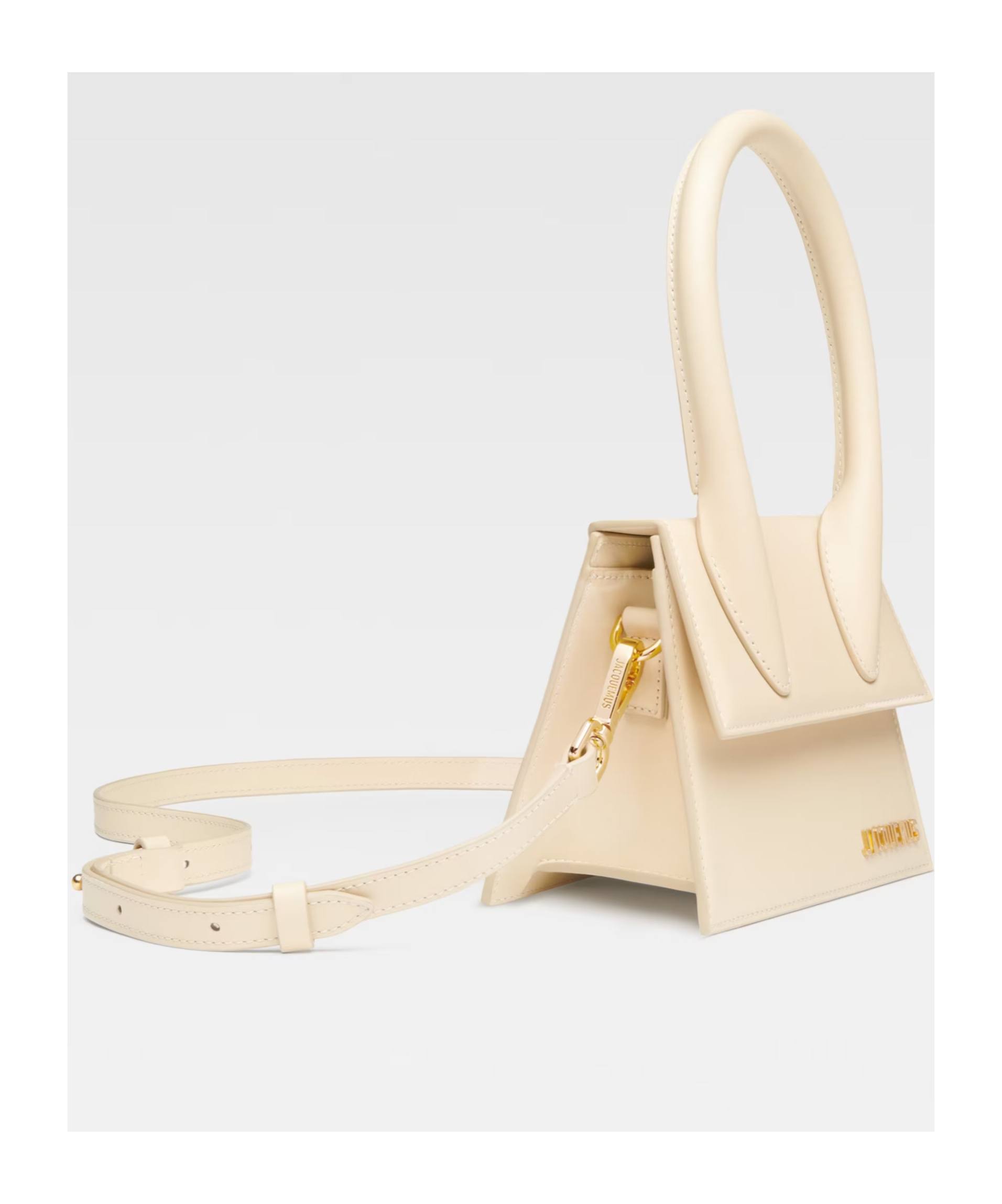 Jacquemus Le Chiquito Moyen Leather Handbag In Nude
