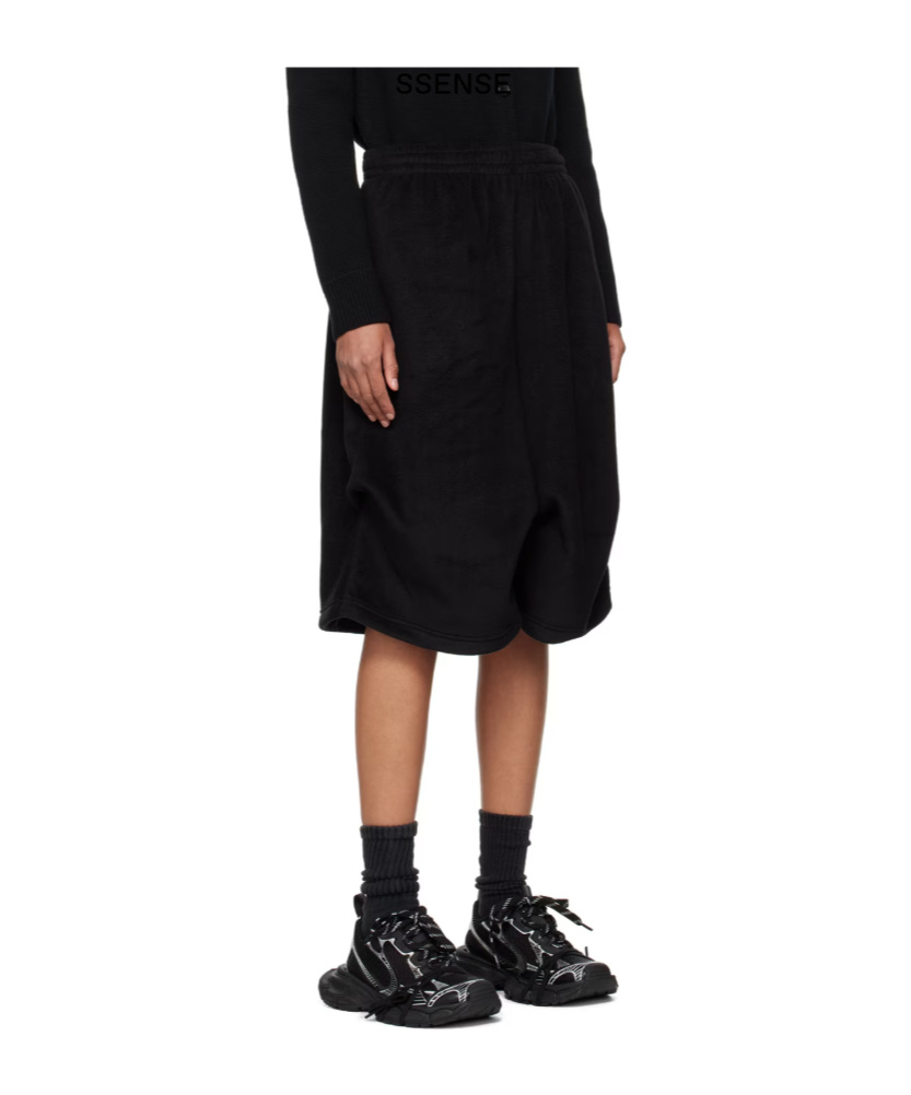 We11 Done Tuck Banding Shorts In Black