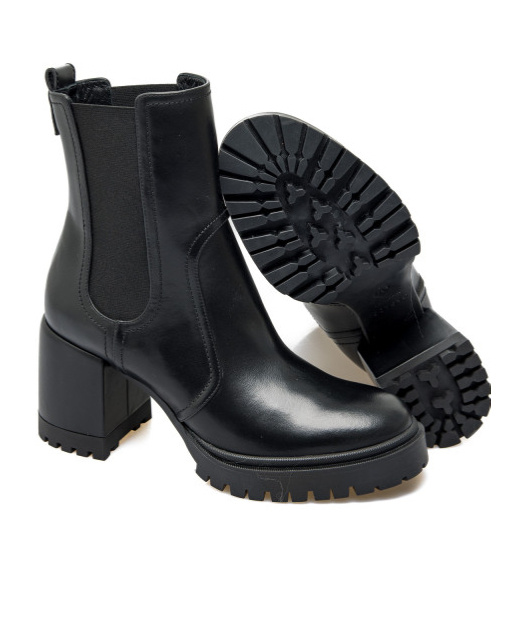 Casadei Nancy 75mm Block-heel Leather Boots In Black