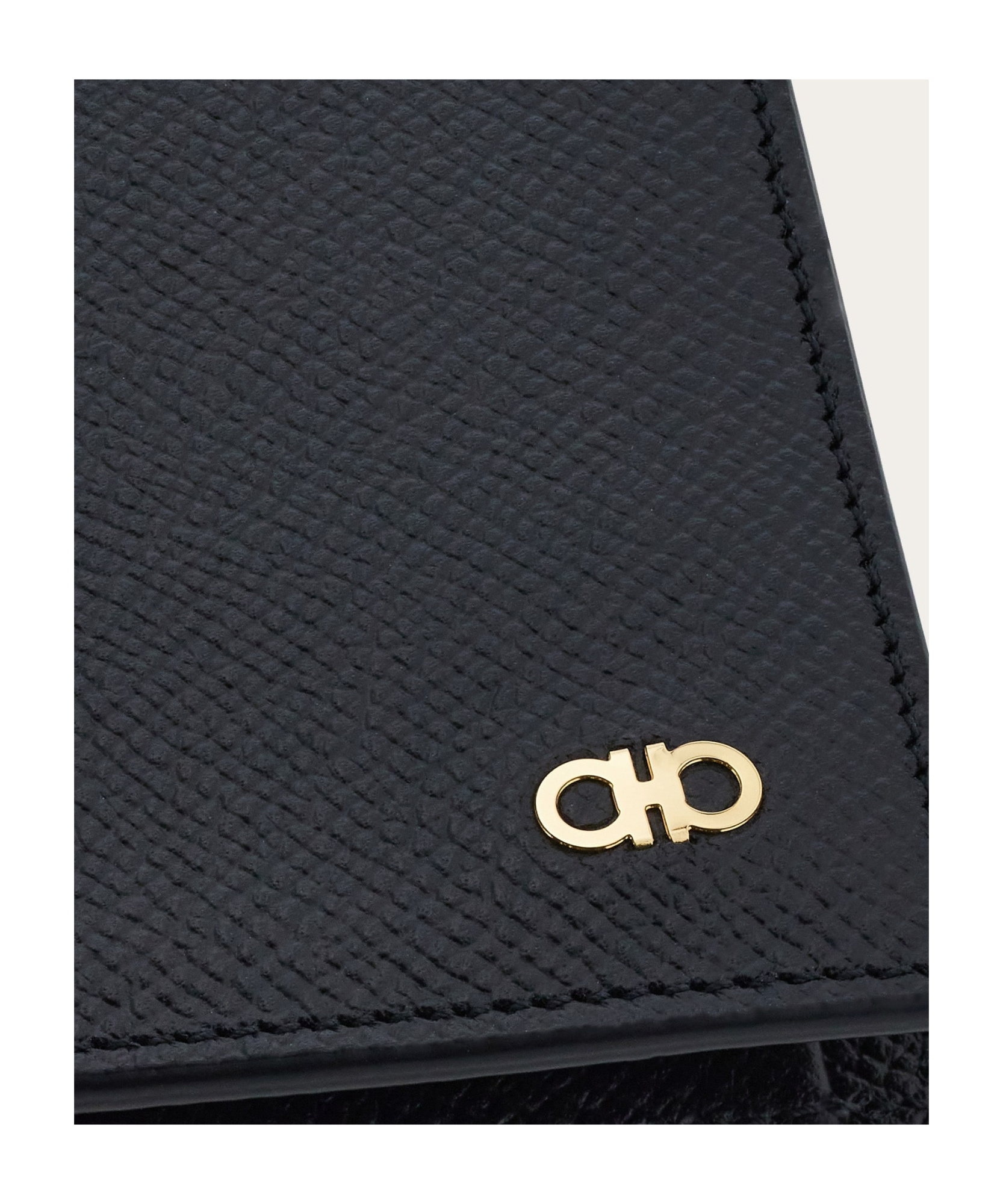 Ferragamo Gancini Bi-fold Wallet In Grained Leather In Black
