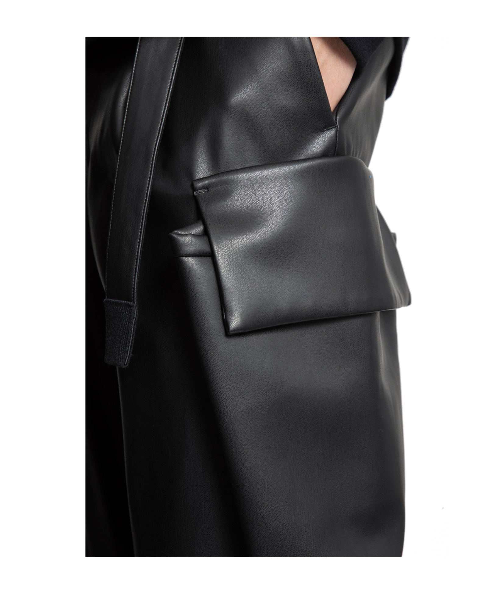 Sacai Belt Loop Casual Pants In Black