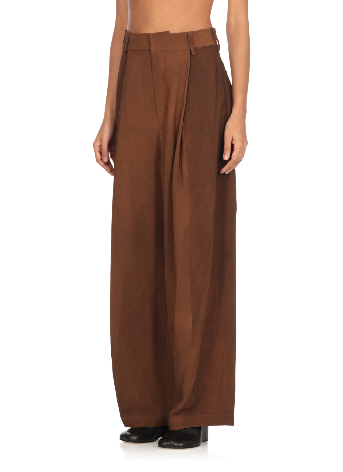 Uma Wang Trousers Woman In Brown