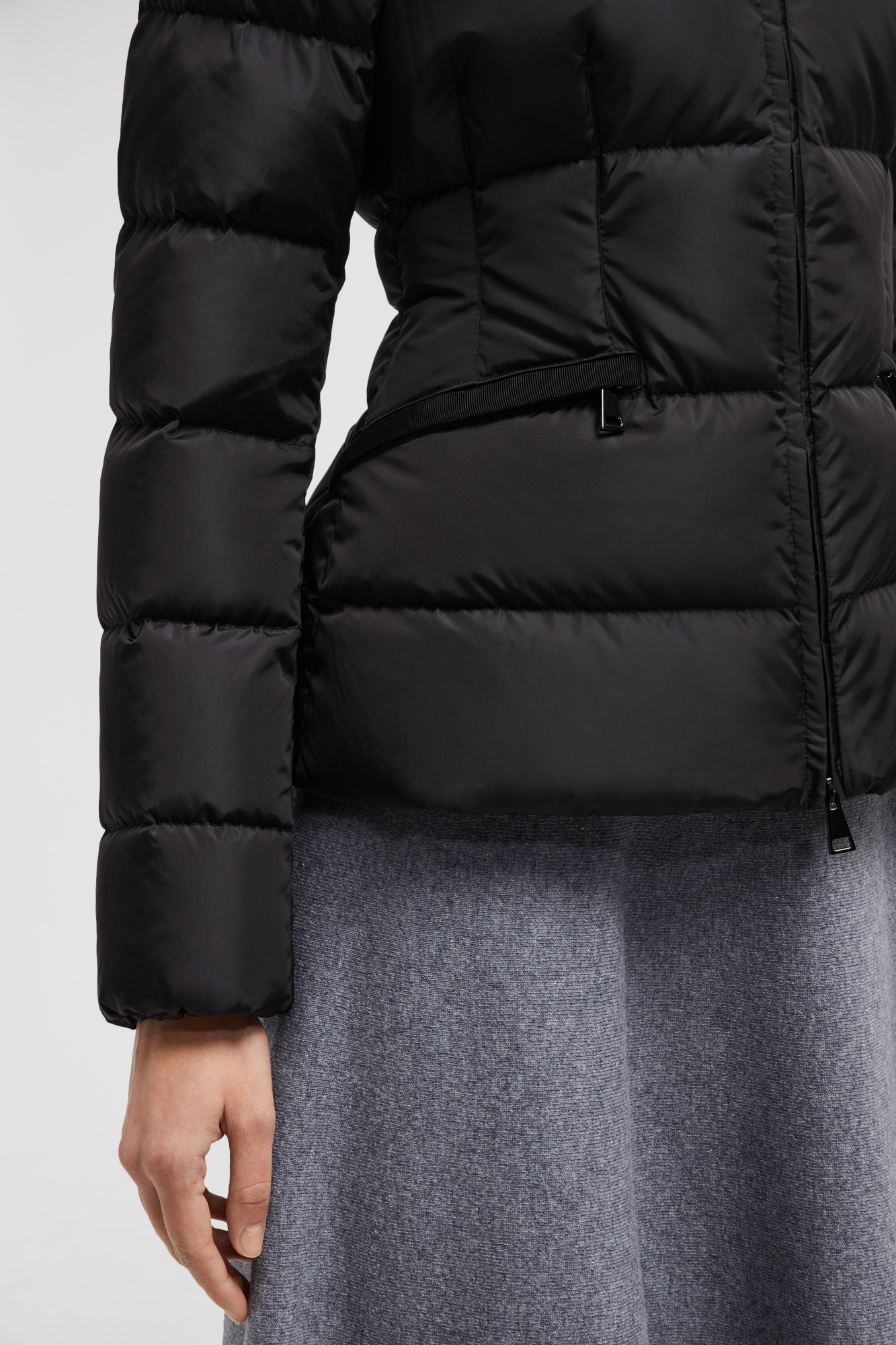 Moncler Avoce Short Down Jacket In Black