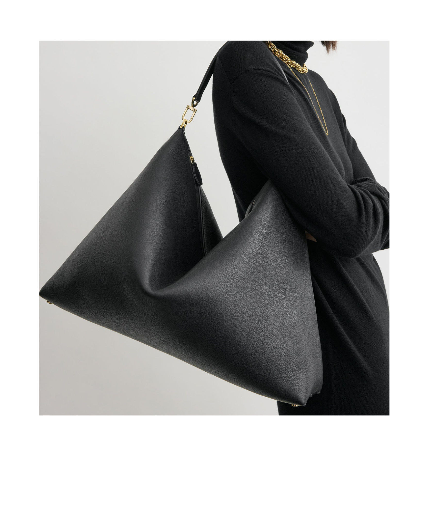 Totême Beveled Grain Leather Shoulder Bag In Black