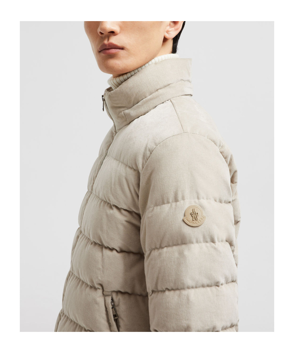 Moncler Chionea Short Down Jacket In Gray